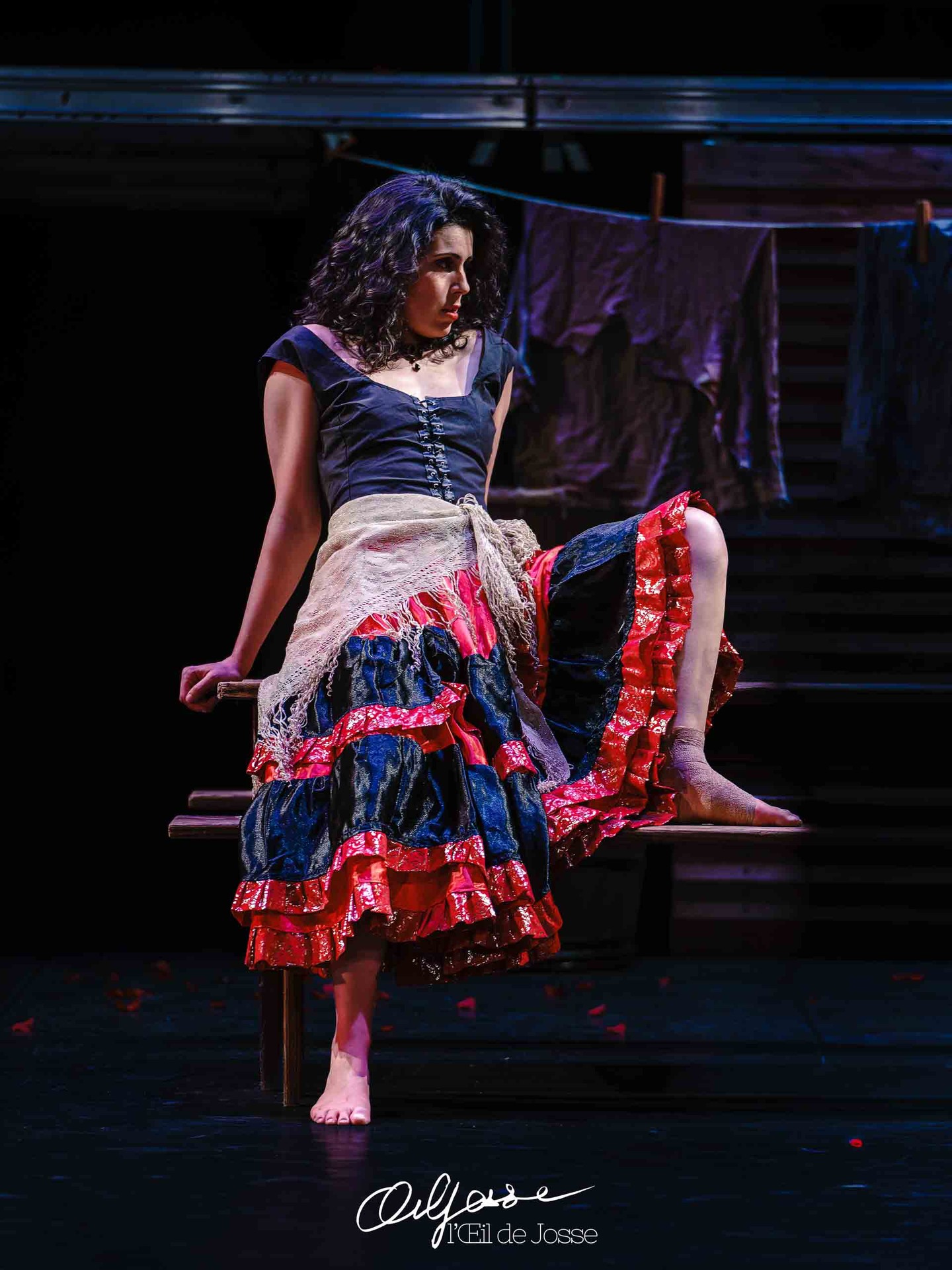 CARMEN
Photo prise le 25 avril 2026
Par la compagnie "Les Voix ailées".
Spectacle tout public, adapté de l'opéra de Georges Bizet et de la nouvelle de Prosper Mérimée.
Solistes :
Dounia El Baaj (Carmen) @dounia.el_baaj , Raymi Bouquet @raymibouquet (Don José), Florine Millon @florine_millon_soprano (Micaëla), Loup Thévenin (Escamillo) et Elisabeth Gilbert (Frasquita).
Formation instrumentale : 1 piano / 1 flûte / 1 violoncelle.
Mise en scène : Sophie Hervé.
Direction musicale : Agnès Bonjean.
Avec la chorale Chœur et Partage de Loreux, et le chœur d’enfants et les figurants de l’Atelier Colom.
#carmen #opéra #bizet #lyrique #voix #chant #romorantin #sortiraromorantin #spectaclevivant #spectacle #photographeorleans #photographespectacle #loeildejosse