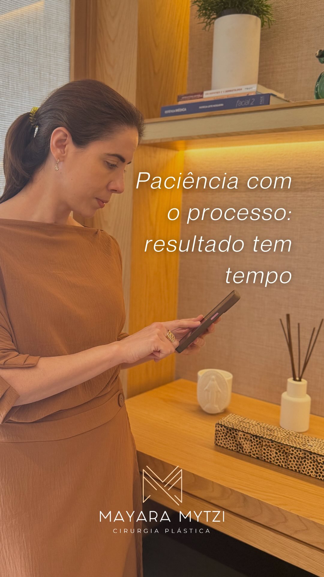 Hoje vamos falar da importância da paciência no pós-operatório. 😉
Como foi na sua vez? Conte aqui!
Dra. Mayara Mytzi
CRM SP 136.044 • Médica
Cirurgiã Plástica • RQE 66881
#dramayaramytzi
#cirurgiaplastica