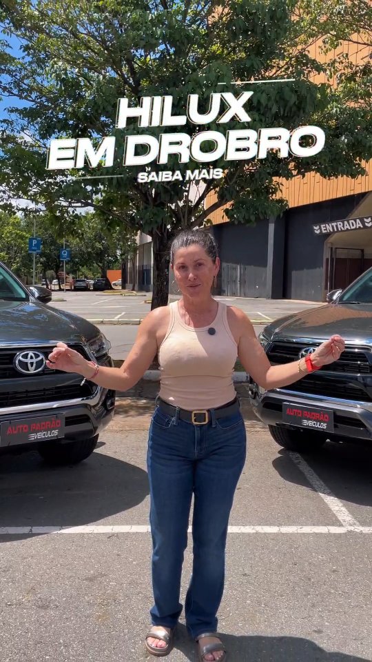 HILUX EM DOBRO
Modelo SRV com Opcionais da SRX.
Câmbio: Automático
Combustível: DIESEL
Cor: Cinza
Lugares: 5
Facilitamos a entrada
Financiamos com as melhores taxas
Aceitamos seu carro no negócio.
Entre em contato para maiores informações:
(62) 9 8329-0030
Auto Padrão Veículos Auto Shopping Passeio das Aguas Goiânia - GO.
#compass #jeep #compass #autopadrãoveículos #carroseminovos