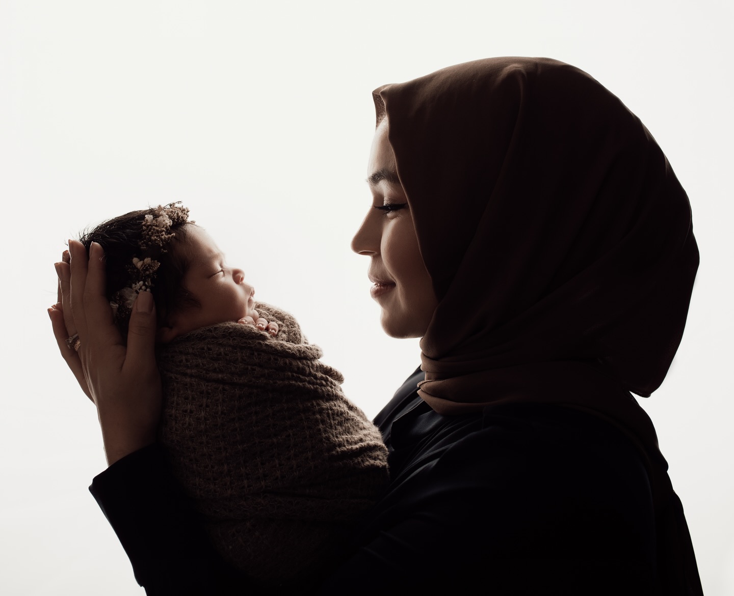 A mother’s love for her baby girl is something truly magical 💕
It’s in every gentle touch, every sleepless night, and every whispered “I love you.”
From the moment she arrives, she becomes your whole world — your heart walking outside your body.
#MotherDaughterLove #BabyGirl #UnbreakableBond #PureLove #newbornphotography