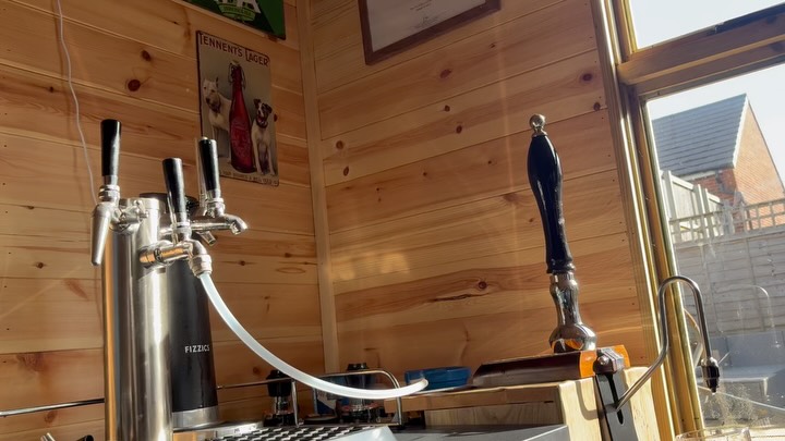 Hand pull beer machine works a treat!
Here’s three vids of it working. I’ve gone from tap to beer machine.
Some cool hidden features, if the kegerator tap is off you can’t pull the hand pull…so that’s cool 😂
But yeh overall, really happy with how this will work. Just got to wait for the beer to finish now.
#home #fox #homebrew #beer #instabeer