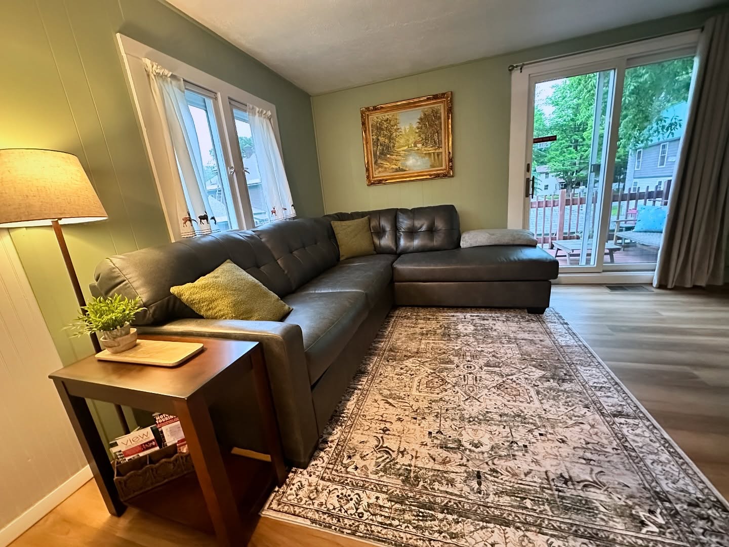 Hello Gorgeous! Here is a recent kitchen and living room remodel in Cottage 6! Just in time for summer 😎 To book click the link in bio or email info@villagecottages.com #cottage #villagecottages #booknow #summer #vacation #adirondacks #oldforge