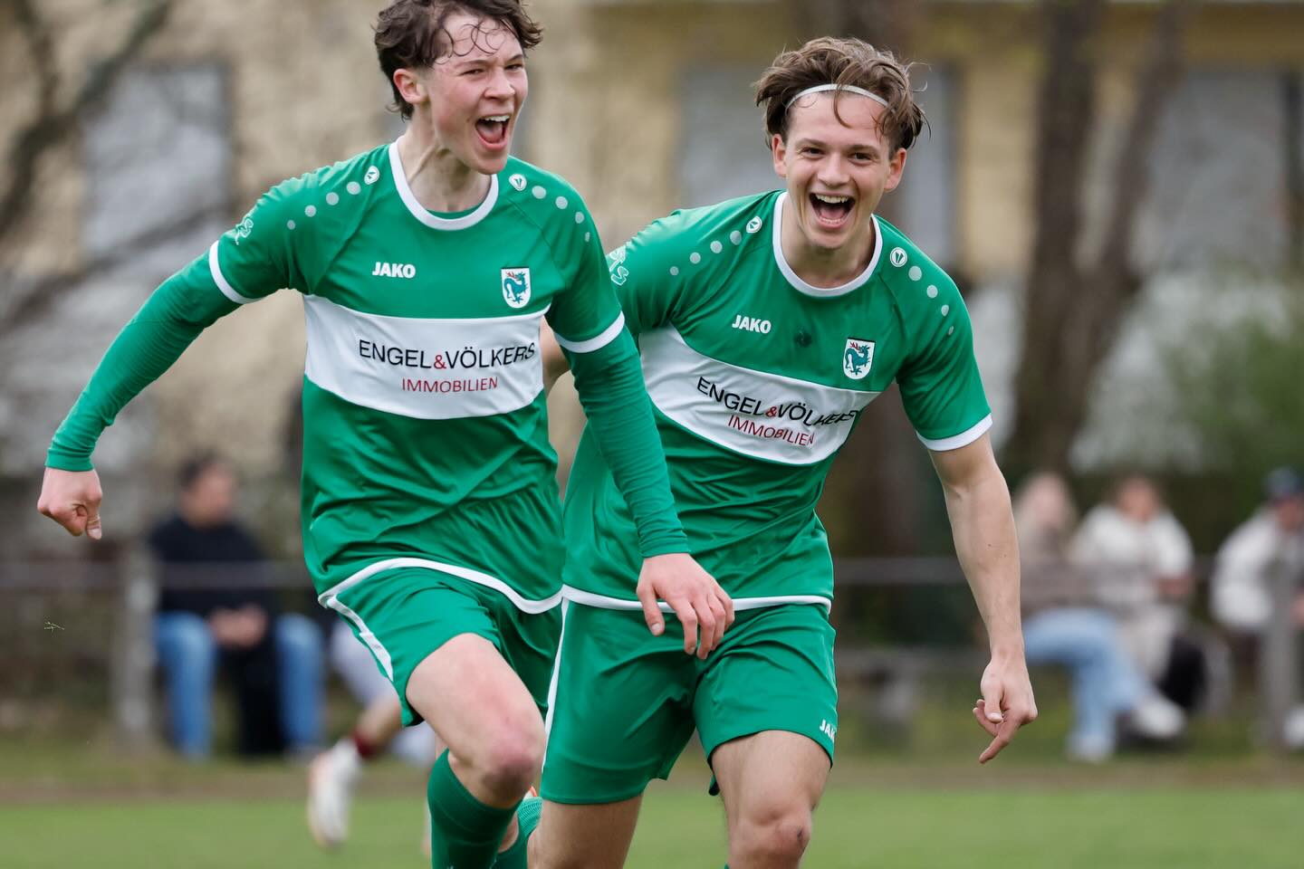 3 Punkte in Schwabing 🔥 Da simma wieder 💚🐉
Kommendes Wochenende Heimspiel gegen den @kirchheimersc
Fotos von Markus Nebl 📸
#Murnau #Fussball #Sieg #viral #leidenschaft