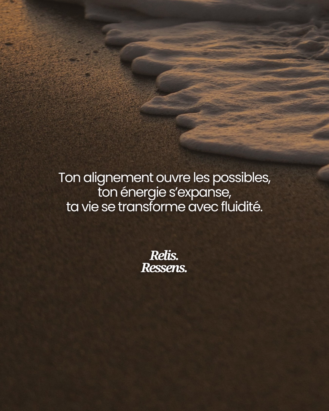 Peux-être que tu ressens cet appel profond en toi ?
Celui de revenir à quelque chose de plus juste et de plus fluide.
Quand tu t’alignes pleinement (et profondément) à qui tu es,
ton énergie circule différemment : ton corps s’ouvre et ta réalité commence à se transformer sans forcer. Car elle suis la fréquence de ce que tu émanes.
Tout devient ainsi plus simple et plus doux.
Parce que tu es revenue à ta vérité.
Avec Amour et bienveillance,
Charlène.
•
•
•
#inspirant #evolution #transformation #vibration #alignement