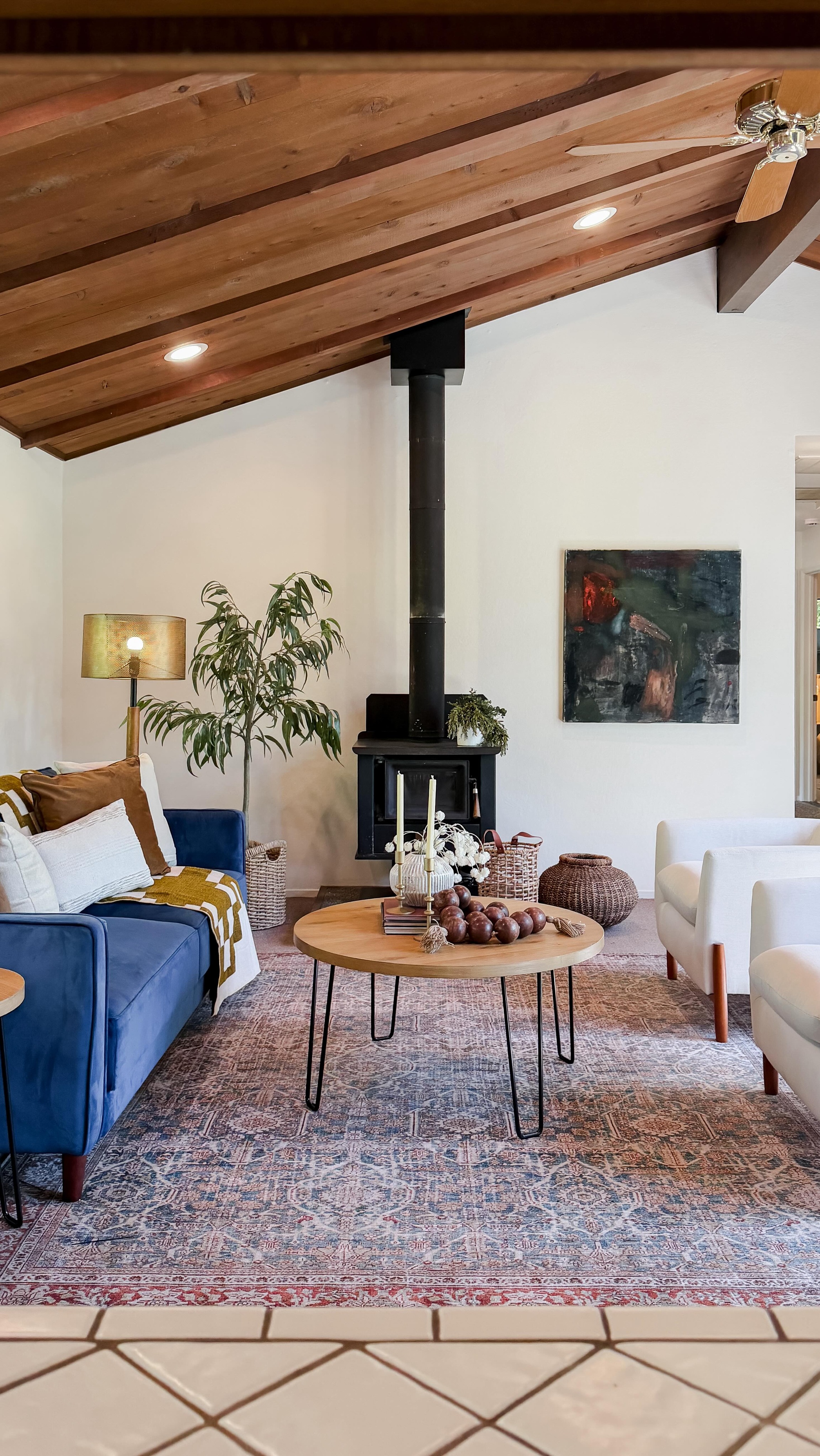 Some houses just have a vibe… and the only way to stage them is to fully embrace it.
That’s why I love staging with color.
Not everything needs to be neutral to feel elevated—sometimes color is what brings a home to life, tells the story, and makes people feel something the second they walk in.
And this house?
It’s not trying to be anything it’s not. It’s bold, it’s fun, it’s full of personality… and honestly, it’s just really, really cool.
✨ This is what happens when you lean into the vibe instead of playing it safe.
#homestaging #stagingworks #realestatestaging #designwithpurpose #californiastyle homeswithsoul interiordesign listingready follow @laffinsteamchico for more details