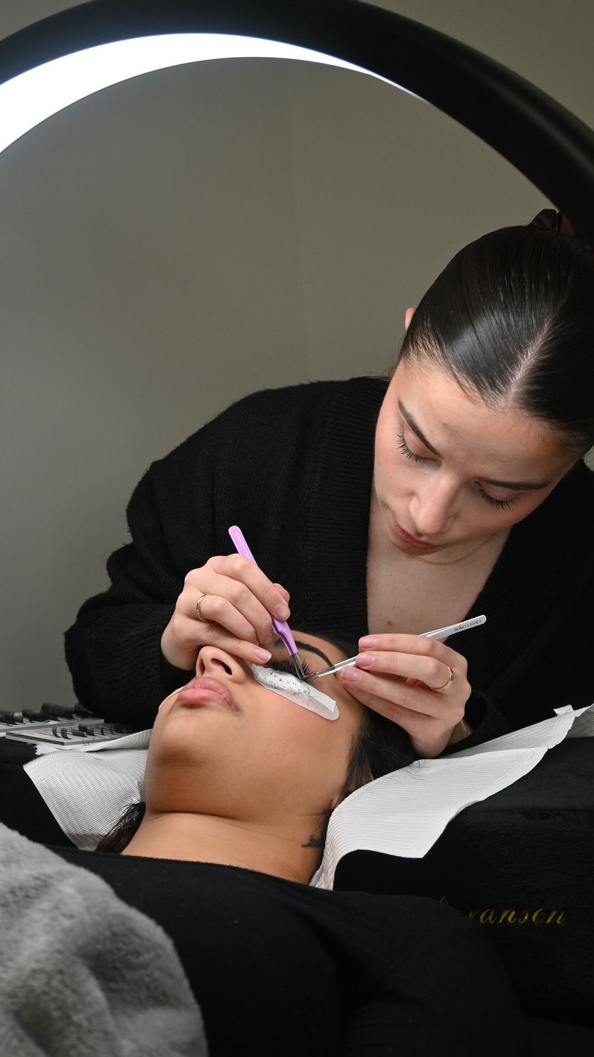 Eyelash lamination at @spalashes lifts, nourishes, and enhances your natural lashes for a soft, elegant everyday look 🔥❤️🔥
To make an appointment:
Direct, (818) 860 6788
•
•
•
#SpaLashesBurbank #BurbankNails #BurbankManicure #BurbankPedicure #BurbankLashes GlendaleBeauty PasadenaLashes NoHoBeauty LosAngelesNails CaliforniaLashStudio BurbankSalon NailArtBurbank GelNailsBurbank LashLiftBurbank ClassicLashesLA VolumeLashesLA BeautyStudioBurbank