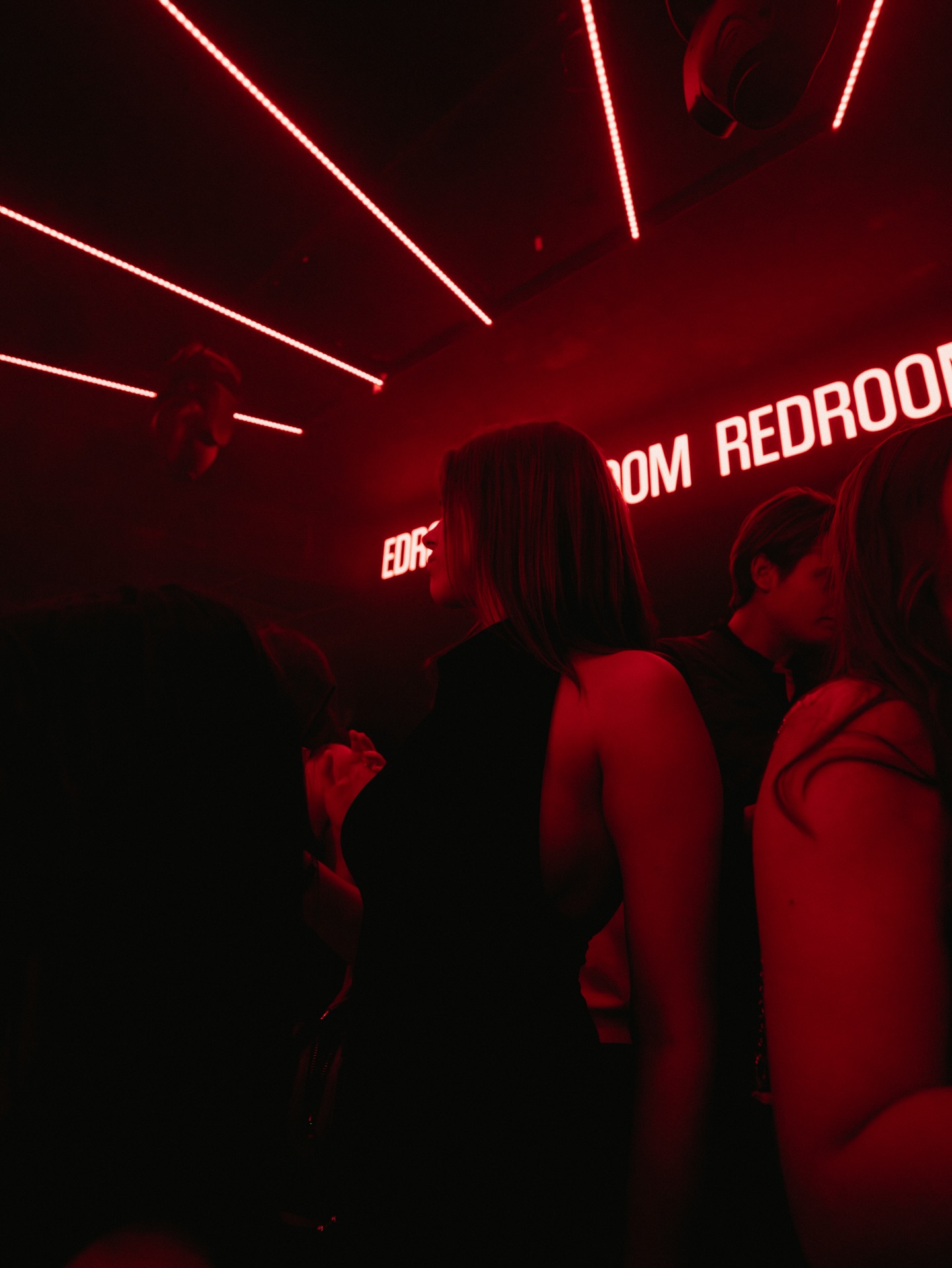 You are beautiful.
Antwerp album is now avalaible on our website.
📸 @anabelroasraya
📸 @lz_aliii