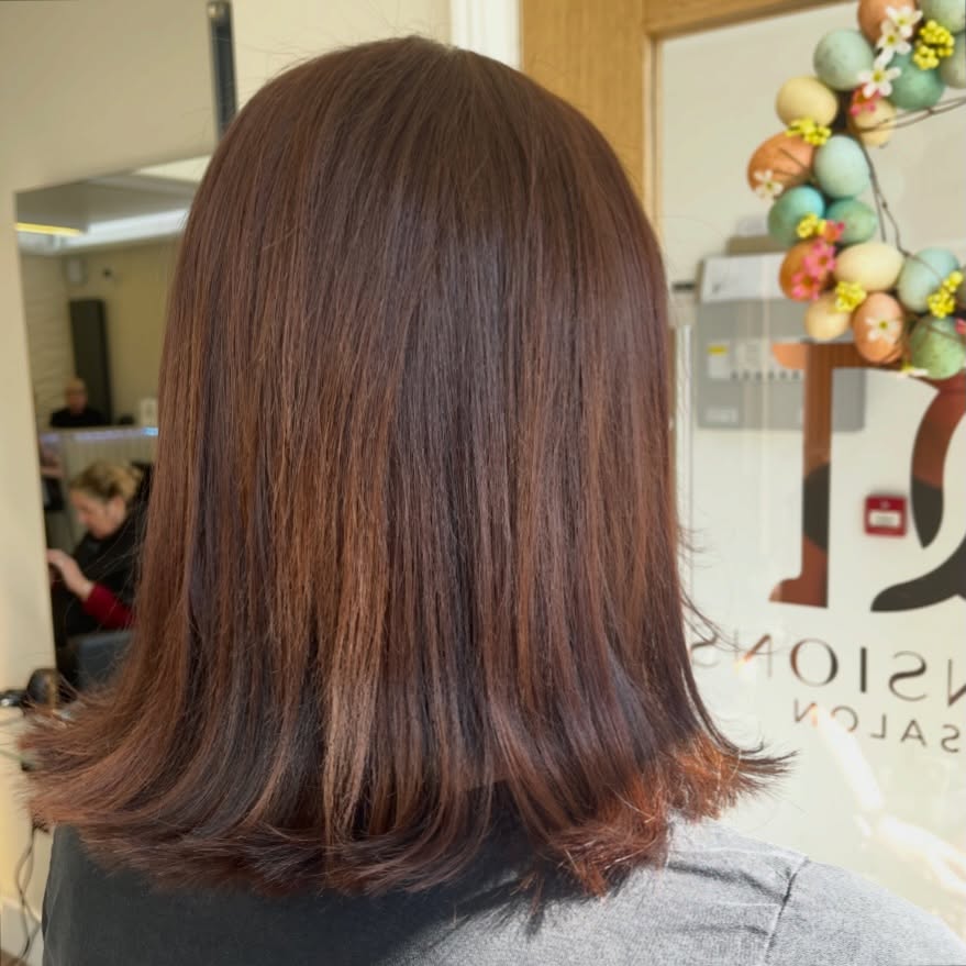 Hair Extensions but make them discreet! We refitted 1 pack of Tape extensions for thickness & colour.
#hairextensions #cheshire #hairstylist #tapehairextensions