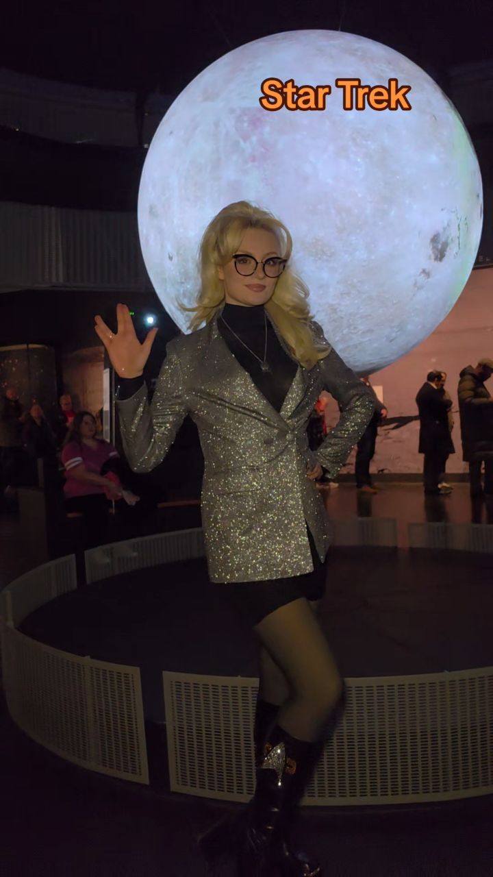 I'm so happy with how these boots I made came out!
So cool to do the Star Trek 60 event at @sciencemuseum . Thanks so much for the invite!
#startrek @startrek @nerdoutparamount @startrekonpplus #trekkie #cosplay