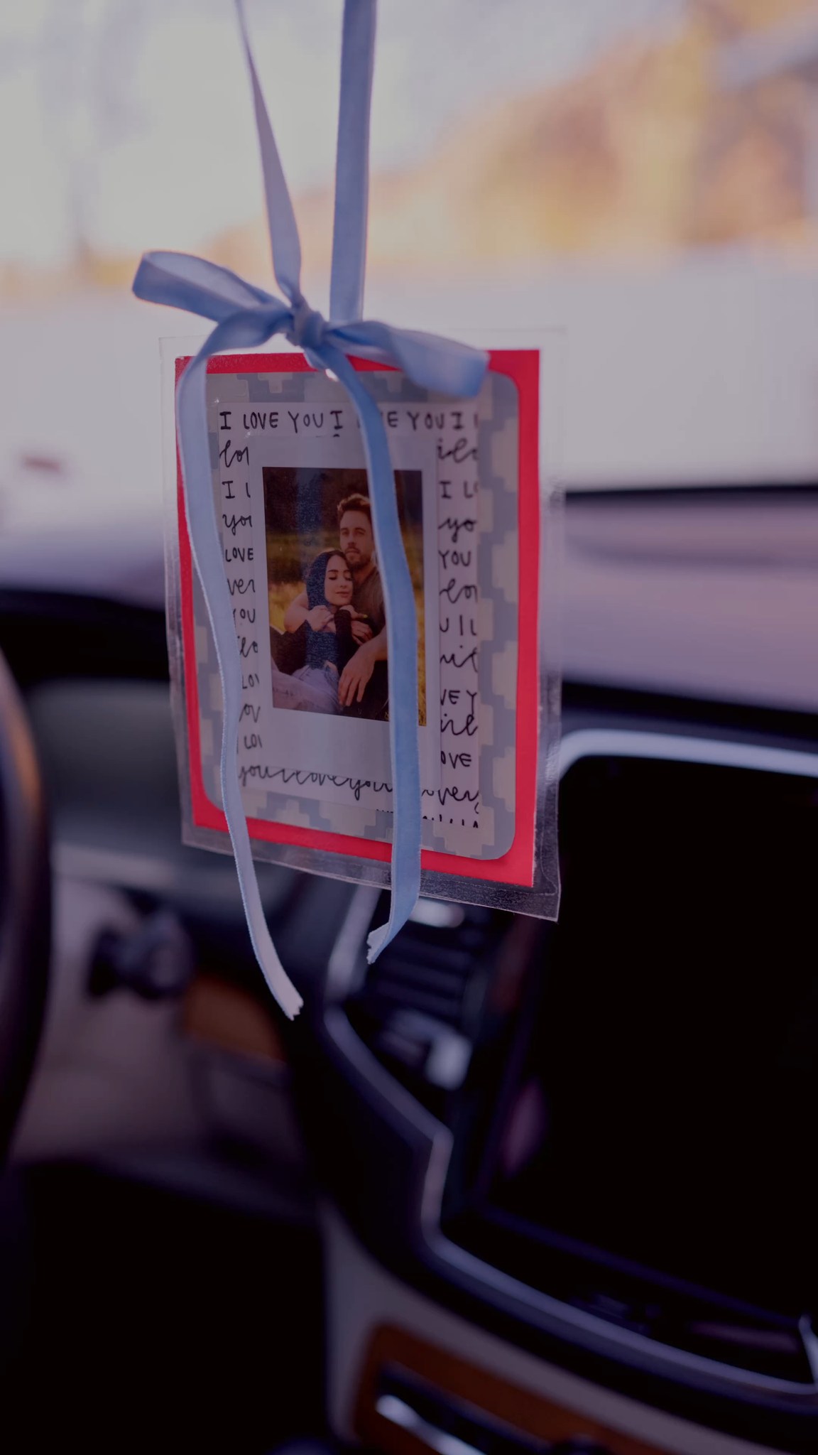 Stop hanging just air fresheners! 🌸
Upgrade your car aesthetic in 60 seconds 🎀📸
#Instaxeg #InstaxMiniFilm #DIY