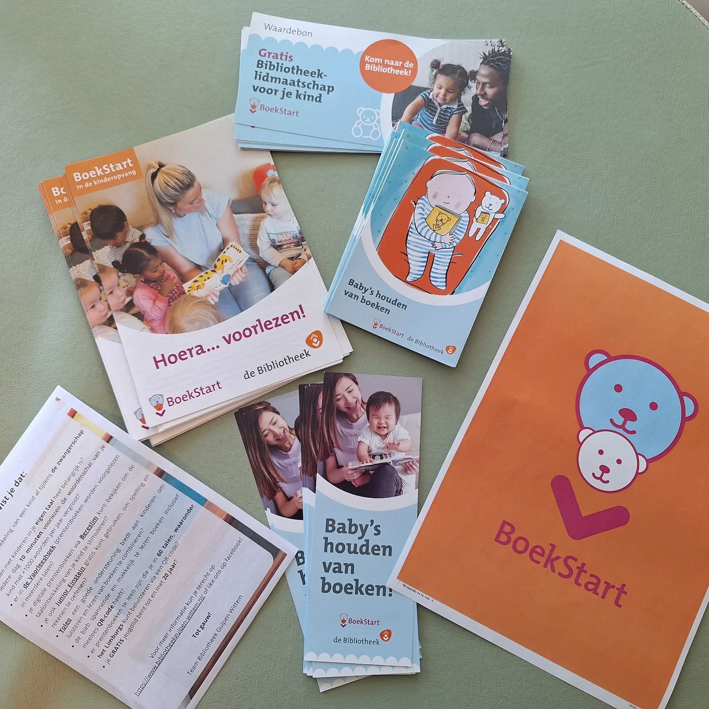 Nieuwe folders & informatie boekjes van de Bibliotheek 📖 #samenwerking #boekstart #Bibliotheek #baby's #taalontwikkeling