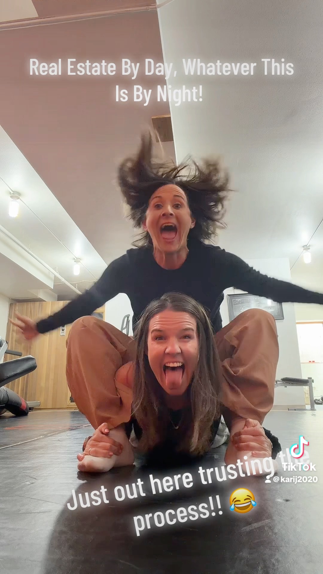 There is always a little room for some fun in our days as well! Just when you thought you had seen it all!! ๐
#kariandwhit #trustingthetrends #lkriowa #wellwetried #Aforeffort