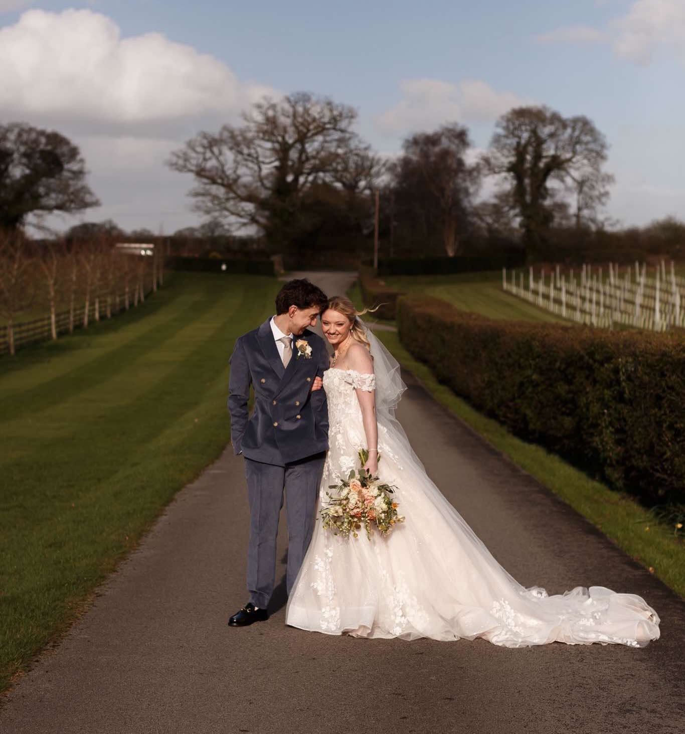🤍 Megan 🤍
Lovely Megan was married a couple of weeks ago at @sandholeoakbarn and looked like a princess 👑 in her stunning blush @essenseofaustralia lace and sparkle tulle bridal gown with soft off the shoulder straps🩷
Megan had an amazing day and said, “thank you so much my wedding dress!” 🥂
Congratulations to the new Mr and Mrs Emery from all of us xxx 💍
Megan’s suppliers …
🏩 @sandholeoakbarn
📸 @tonidarcy
✂️ @absolutelyflawlesshairmakeup
💄 @cheshirebridalhairandmakeup
💐 @tamarynstreasures
#thebridalloungenewcastleunderlyme #realbride #springwedding #princessweddingdress #newlyweds