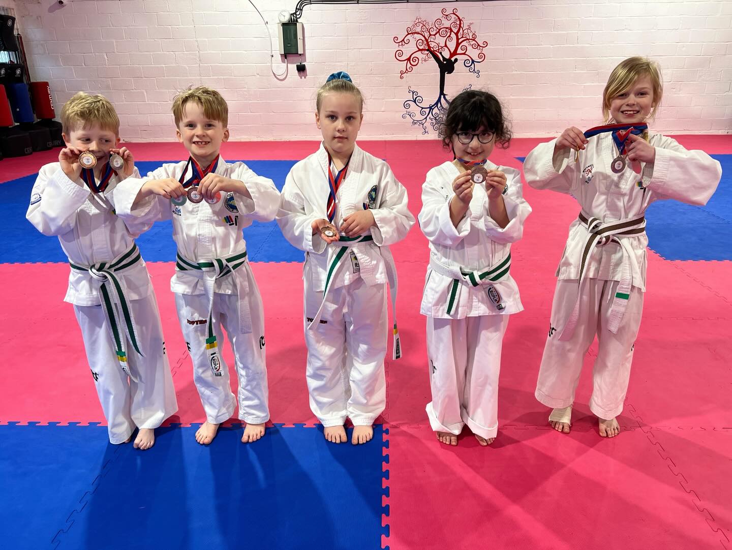Small habits now = big confidence later.
The skills your child learns at 6–8 years old shape how they grow.
We help children build:
• confidence
• discipline
• respect
In a fun, structured class they’ll love being part of.
👉 Join our Tiny Kwon-Do programme
https://www.worcestershiremartialarts.co.uk/kids-classes
Your first month is just £20, and when you join, your uniform is FREE!
📍 Worcester – full-time, fully equipped venue
#DroitwichMumLife #KidsDevelopment #WorcesterUK