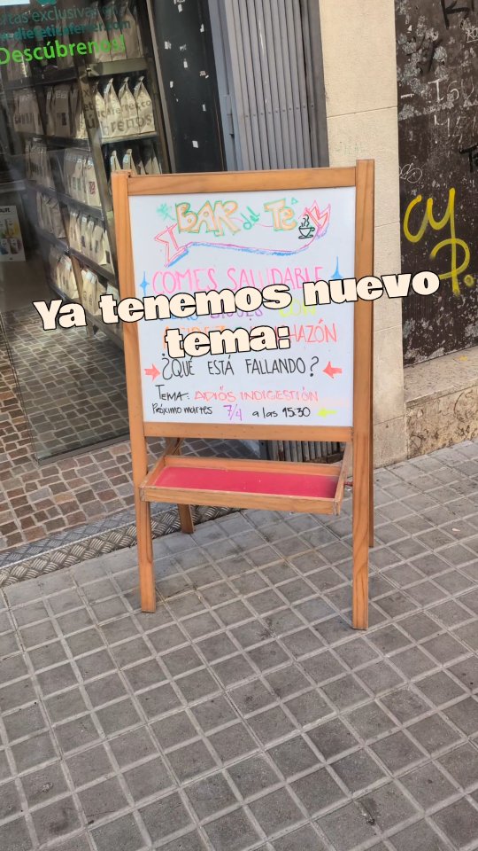 Te pasa que desayunas papaya, almuerzas ensalada y aun así terminas el día con el botón del pantalón desabrochado? 🤡🎈
Cuerpo:
Comer "limpio" o saludable es el primer paso, pero no es el único.
Si la acidez y la hinchazón son tus sombras diarias, el problema no es QUÉ comes, sino CÓMO lo procesas.
A veces el fallo está en:
La velocidad: Comer bajo estrés bloquea tu digestión.
Combinaciones químicas: Algunos alimentos "buenos" no se llevan bien entre sí en tu estómago.
Baja hipoclorhidria: Falta de ácido estomacal (sí, ¡la acidez a veces es por falta de ácido, no por exceso!).
Microbiota en desequilibrio.
No normalices vivir inflamado. Reserva tu tasa aquí te esperamos. Comenta "inflamado"
#SaludDigestiva
#HinchazonAbdominal
#AcidezEstomacal
#VivirSinInflamacion
#TipsSalud
