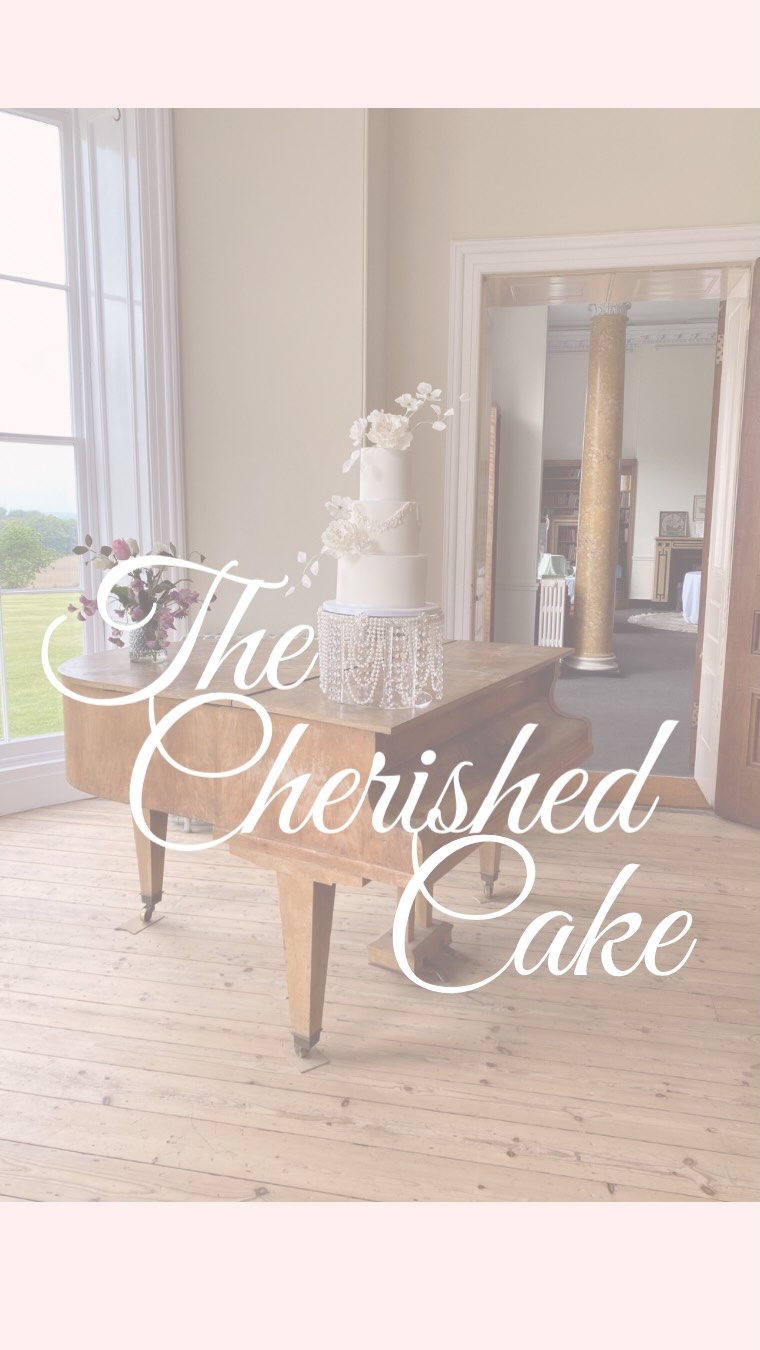 🔽🔽🔽
A little behind the scenes of my sugar leaves.
Each one is made by hand —
rolled, cut, wired, veined,
and gently shaped on a soft pad.
Not just for decoration,
but made with you in mind.
I hope your cake becomes one of your cherished moments✨
Yuko🌸
.
.
.
#sugarcraft #thecherishedcake #yukocakes #weddingcake #elegantweddingcakes