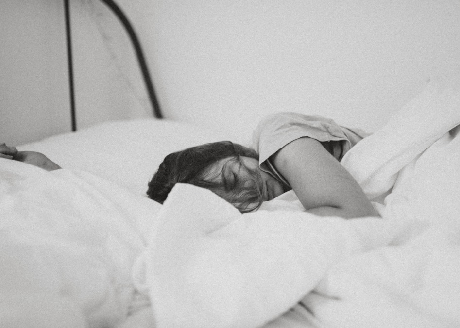 Did you know your skin doesn’t rest at night?
It works.
Repair. Renewal. Restoration.
While you sleep, your skin shifts out of defense mode and into correction—undoing daily damage, increasing cell turnover, and rebuilding its barrier.
This is where your routine matters.
Refreshing Retinol Cream supports real change—smoother texture, more even tone, and skin that functions the way it should.
On nights your skin needs more, layer Hydra Drench Mask over the top.
Not for excess—but for support.
Less irritation. More balance. Better results.
Morning skin should look rested… even when you’re not.
Link in BIO to shop or faceitskin.net
Face It Skin Bar is in Happy Valley, Or.
503-809-3005
#FaceItSkin #SkinFunctionFirst #RetinolRoutine #BarrierRepair #NighttimeSkincare