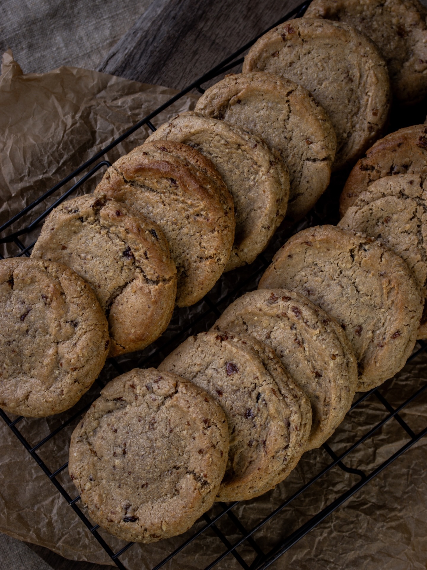 Our bake of the week this week are a true @willow_and_finch classic… Oatmeal & Raisin Cookies, an oaty, @little_pod vanilla spiced treat with juicy raisins studded throughout. They’re one of our all-time best sellers, hitting that perfect balance of not-too-sweet but still feeling indulgent.
Order them as part of a cookie selection at willow-finch.co.uk, or if you’re a stockist, you can register online for trade access to our full range.