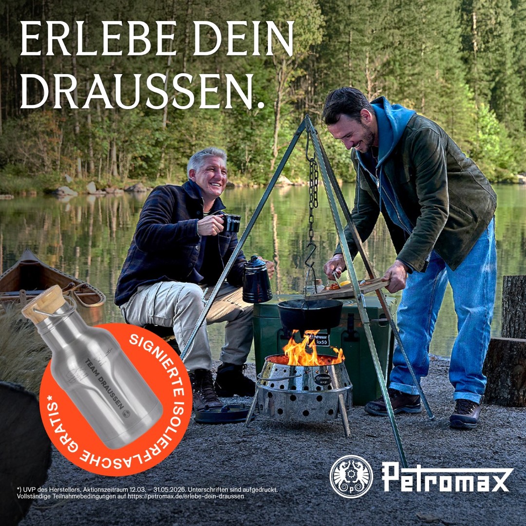Erlebe dein Draußen – jetzt mit Bastian & Felix! 🏔️🔥
Draußen ist kein Ort, sondern ein Gefühl. Egal ob am lodernden Feuer in der Wildnis oder beim Grillen im Garten: Mach es wie Bastian Schweinsteiger und Felix Neureuther und setz auf echtes Equipment.
Hol dir jetzt bei Hinrich Horstschäfer Petromax-Produkte im Wert von mindestens 150 € und wir schenken dir eine hochwertige Isolierflasche (1 Liter) mit den Signaturen von Basti & Felix im Wert von 39,90 € (UVP) gratis* dazu. Einfach bei uns einkaufen, Beleg online hochladen und dein limitiertes Sammlerstück sichern!
Nur solange der Vorrat reicht!
📌 Details zur Aktion:
Aktionszeitraum: Kauf vom 12.03. bis 31.05.2026.
Teilnahme: Beleg-Upload bis 07.06.2026 möglich.
Voraussetzung: Mindestens 150 € Einkaufswert auf einem einzelnen Kassenbon.
Alle Infos unter: https://scpl.io/7745_petromax_9314