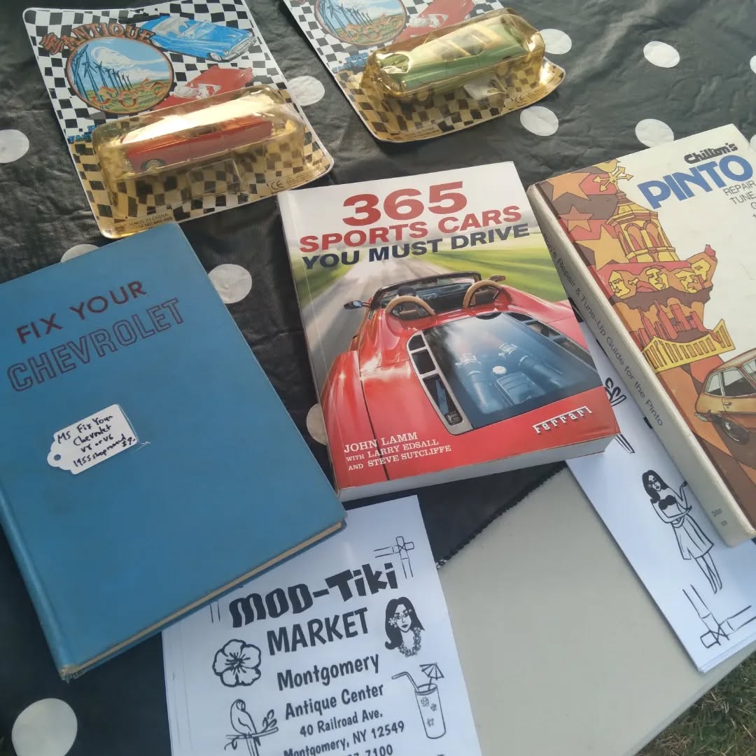 Mod-Tiki Market is set up at Danny C's weekly Wednesday cruise nite and concert series @bluearrowfarm @dannycnjny