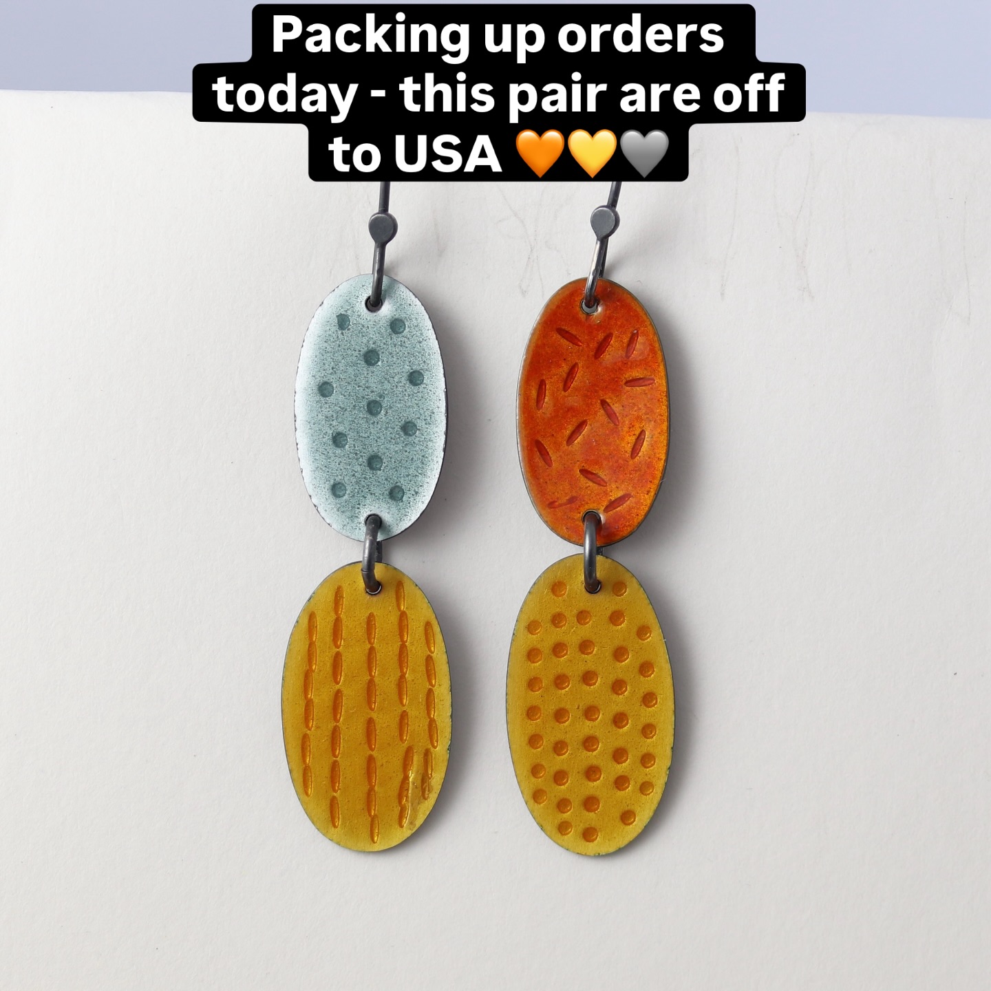 Studio Saturday working on some orders for my lovely customers, celebrating the onset of Spring (even if it doesn’t feel it!) with some gorgeous colourful earrings - this pair of double drop earrings in orange, yellow and grey enamels are heading to the United States. The first pair in this colourway!
#colourfulearrings #individualstyle #independentwoman #lovecolour #creativewomencommunity