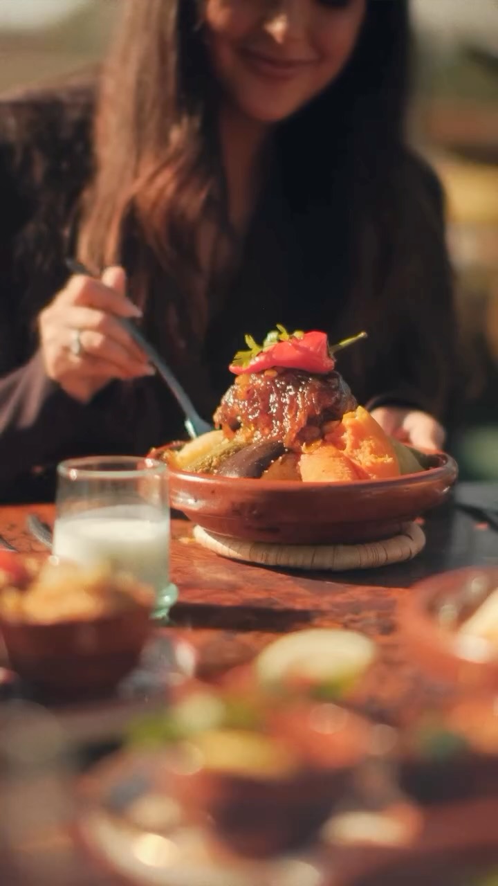 Sunlight on the zellige and the steam of our handmade Couscous☀️
This is the Friday ritual that has defined Moroccan hospitality for centuries. At the Museum, we don’t wait for the weekend to celebrate✨
Our rooftop terrace is open daily for the most authentic lunch in Marrakech. Enjoy the breeze, the view, and a traditional homemade Couscous.
For information or reservations, call us at:
📞 +212 5 24 42 71 77
📷 @frdburger @cnaila