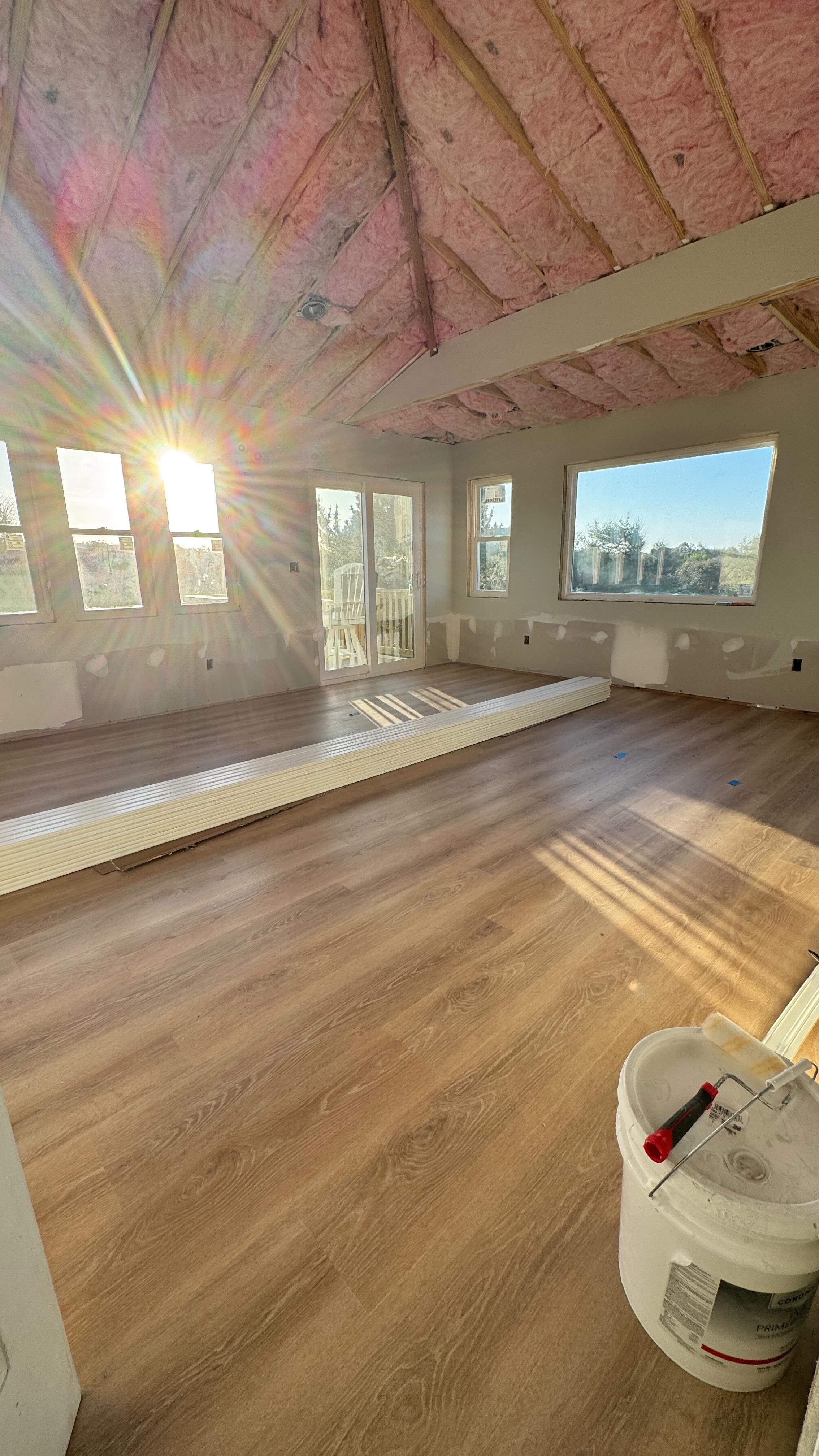 Update on Coastal Cottage 🌴🏡 …it’s all about the great rooms for us lately ☺️ Cannot wait for the move (back) in! 🚚
#renovation #construction #interiordesign #home #interior