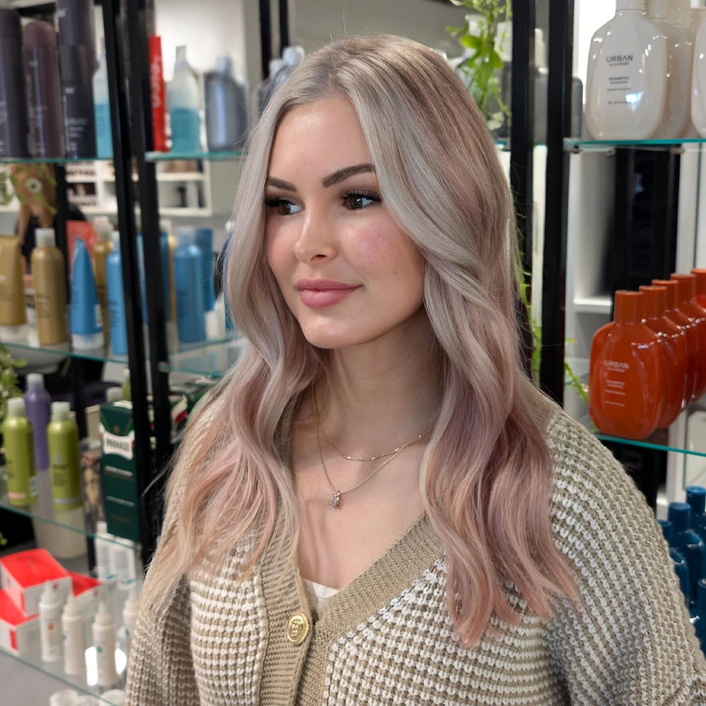 Book your appointment today and shine with confidence✨💫
📍9 salons across Luxembourg.
#luxembourg #hairstyles #balayage