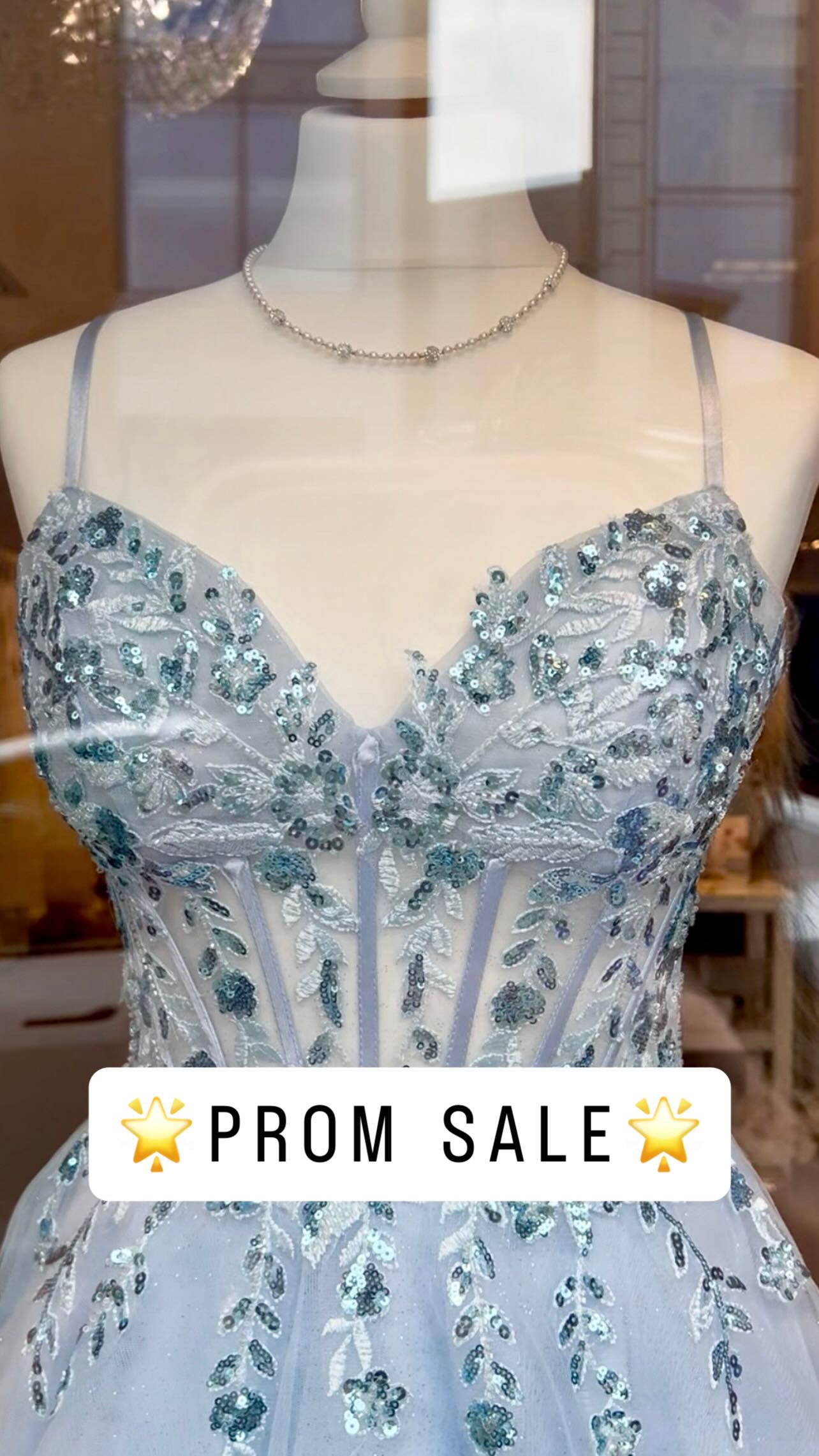 🌟 Prom SALE 🌟
We have some stunning dresses still available in our prom sale, book your appointment today!!
(Excuse me and the traffic in the reflection!)
#thebridalloungenewcastleunderlyme #prom2026 #promsale #promdress #promnight