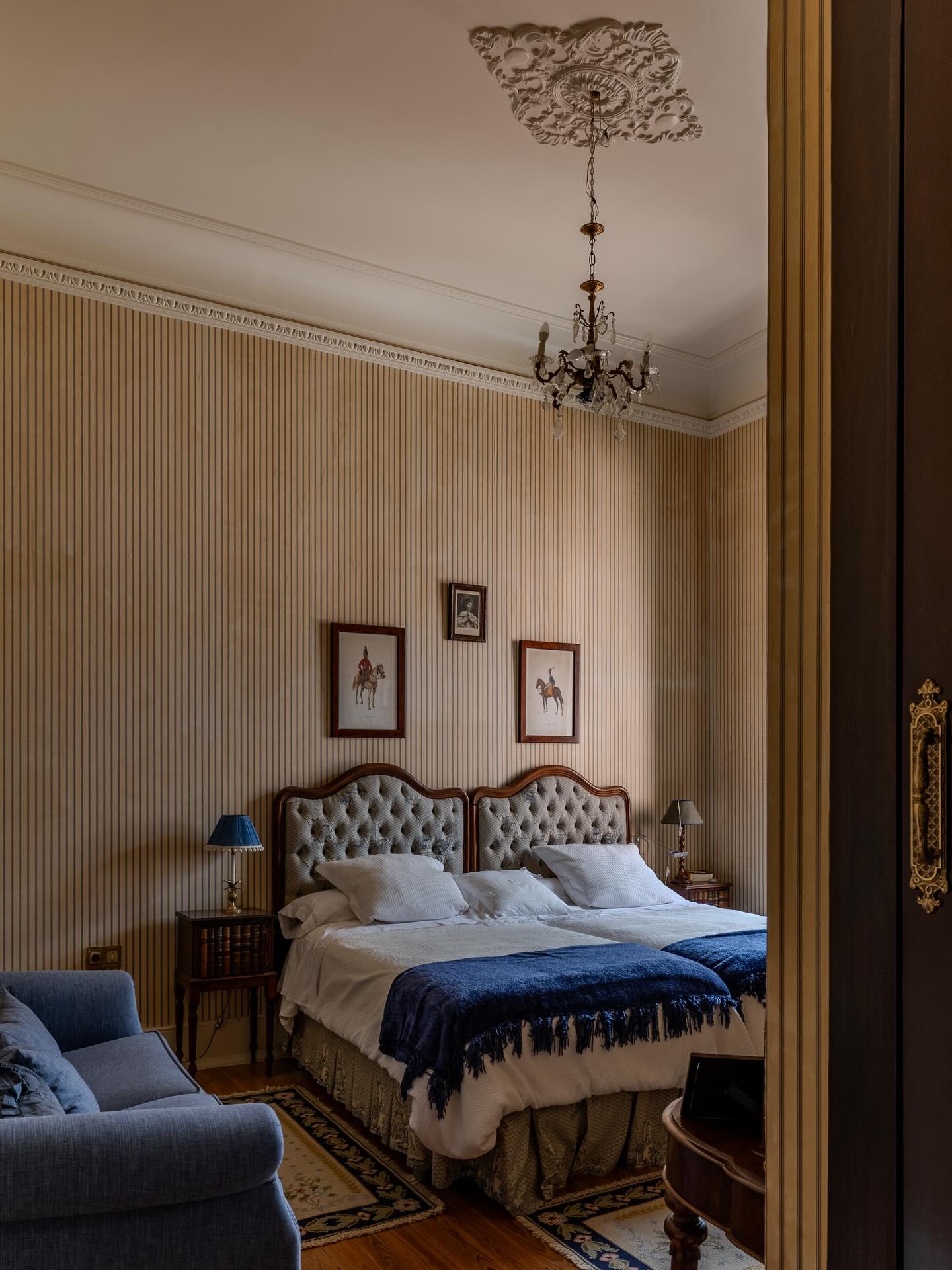 The Mistress’s Palace has 8 en-suite bedrooms and 7 bathrooms, with several elegantly appointed guest rooms. The entire estate spans 9Ha and comes with an equestrian complex with 30 stalls and a jumping track.
This incredible property is 2 hours from Lisbon, set near the Spanish border and just a 5 minute drive from the UNESCO-listed town of Elvas, considered one of Portugal’s hidden gems.