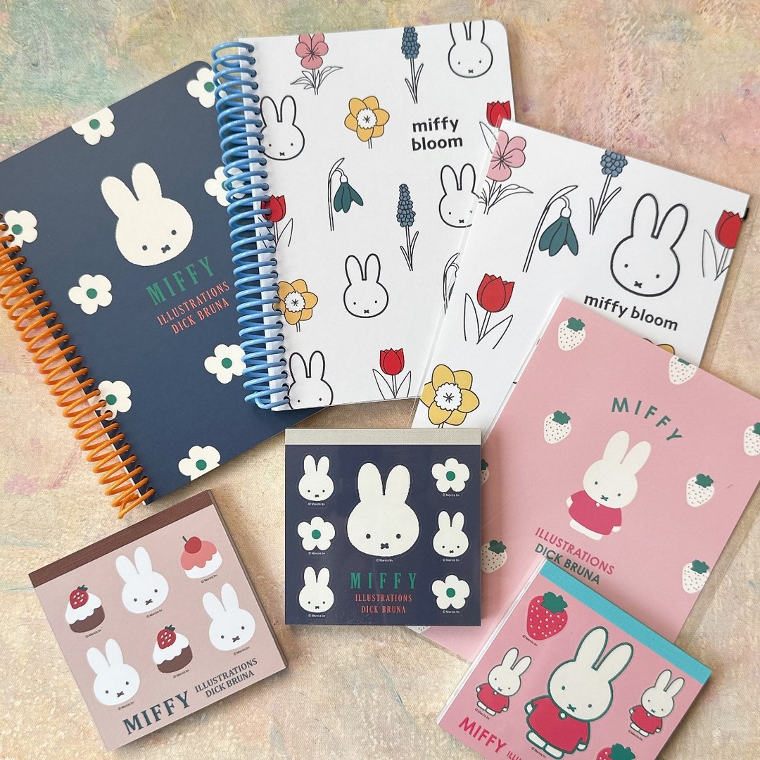 ✨𝐍𝐞𝐰 𝐀𝐫𝐫𝐢𝐯𝐚𝐥𝐬: 𝐌𝐢𝐟𝐟𝐲 𝟐𝟎𝟐𝟔 𝐍𝐨𝐭𝐞𝐛𝐨𝐨𝐤𝐬 & 𝐌𝐞𝐦𝐨 𝐏𝐚𝐝𝐬
The brand-new Miffy 2026 collection has officially arrived at 𝗼𝗻𝗲𝗺𝗶𝗻𝗶𝘀𝘁𝗼𝗿𝗲! This limited and highly anticipated release marks a fresh start to the year with an expanded range of adorable and functional stationery, including notebooks, memo pads, stickers, and pens—more designs are on the way soon.😁
These charming pieces combine Miffy’s iconic minimalist style with everyday practicality, making them perfect for journaling, planning, and note-taking. The collection was a huge hit at recent markets and sold quickly—now it’s finally available online. 👏🏻
Don’t miss your chance to grab your favourites before they sell out. We hope you love this collection as much as we do!
#oneministore #Miffy #notebook #memopad #Japan #CuteStationery
