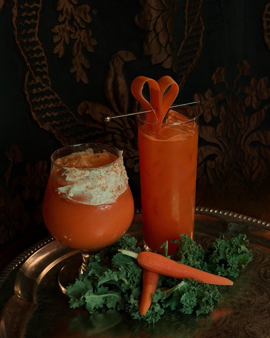 Join us this weekend and try our Easter inspired specials 🥕
Friday-Sunday (3rd-5th)
🐰The Tipsy Bunny
Zaya rum, fresh carrot juice, coconut cream, lemon juice, brown sugar simple, vanilla, cinnamon & homemade cream cheese frosting.
🥕Mad Was The Hare
Four Roses bourbon, Owen’s Blue Corn Whisky, carrot juice, lemon juice, spiced pear au sec.
🐇Rabbit Dumplings
Garlic, ginger, green onion, fermented black bean sauce, chili oil, micro cilantro.
#downtownbozeman #est1864bzn
#bozemanbars #craftcocktails #bozemanrestaurants