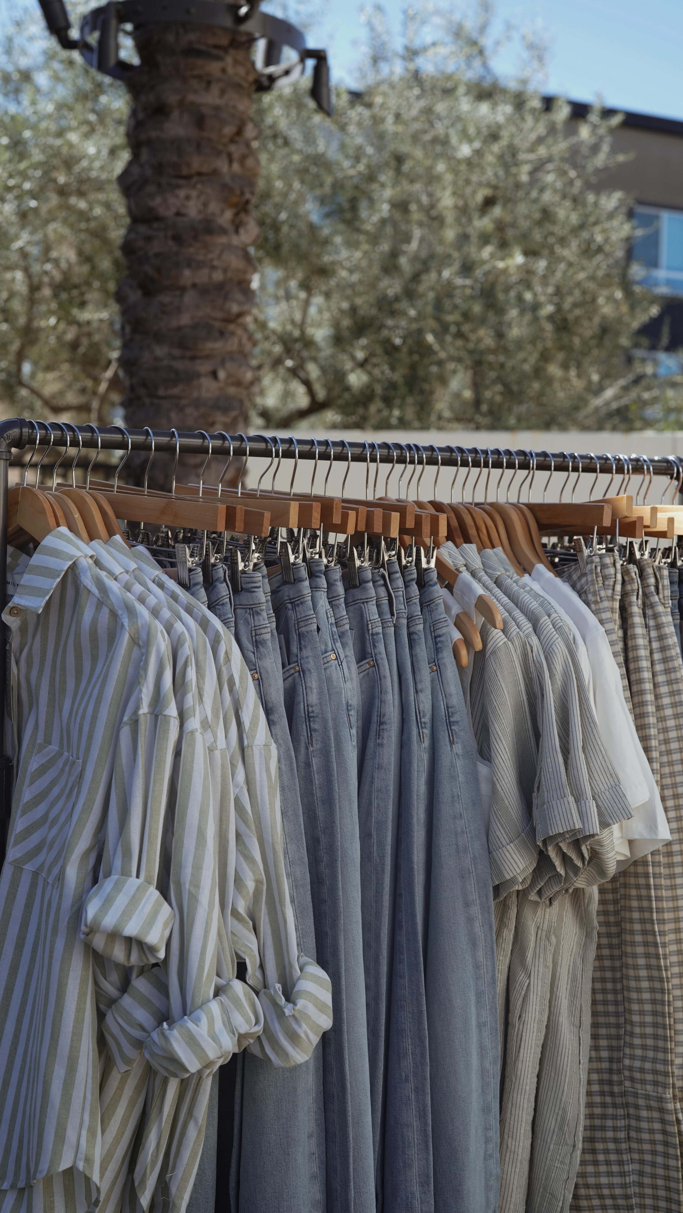 SO MUCH NEW IN TODAY — New @kutfromthekloth ; TWO new Blakes, new Megs, cute tops, gingham barrel pants, striped button up blouses, white dresses, and MOREEEE 🌟Safe to say we are LOOOVVINNNGGG all the new clothes! ✨🧚♀️