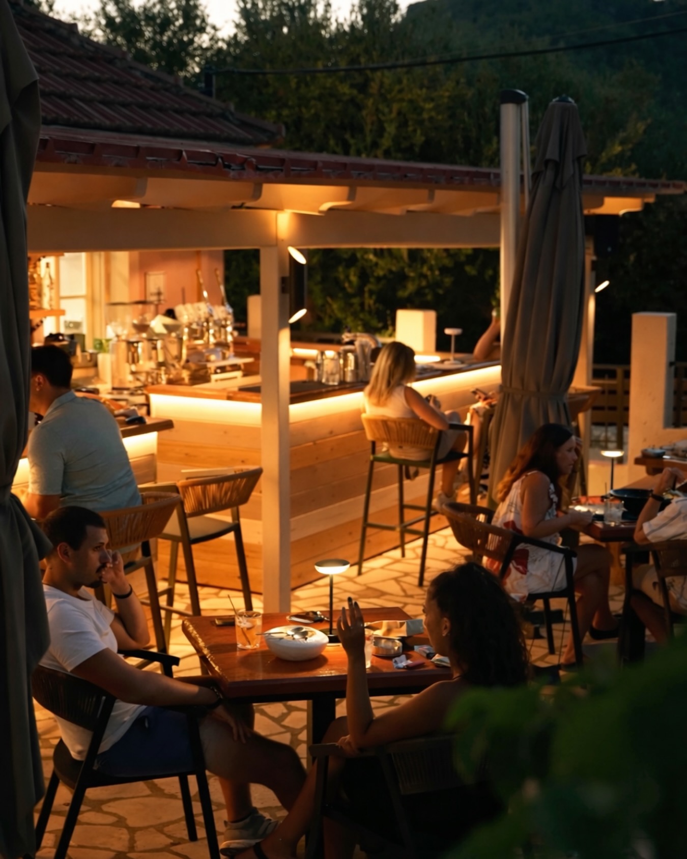 Not open yet…
but we know you’re already thinking about it.
Good food. Good vibes. Long nights.
𝐂𝐨𝐦𝐢𝐧𝐠 𝐯𝐞𝐫𝐲 𝐬𝐨𝐨𝐧.✨
#3wisemonkeys#restaurant#bar#assos#kefalonia