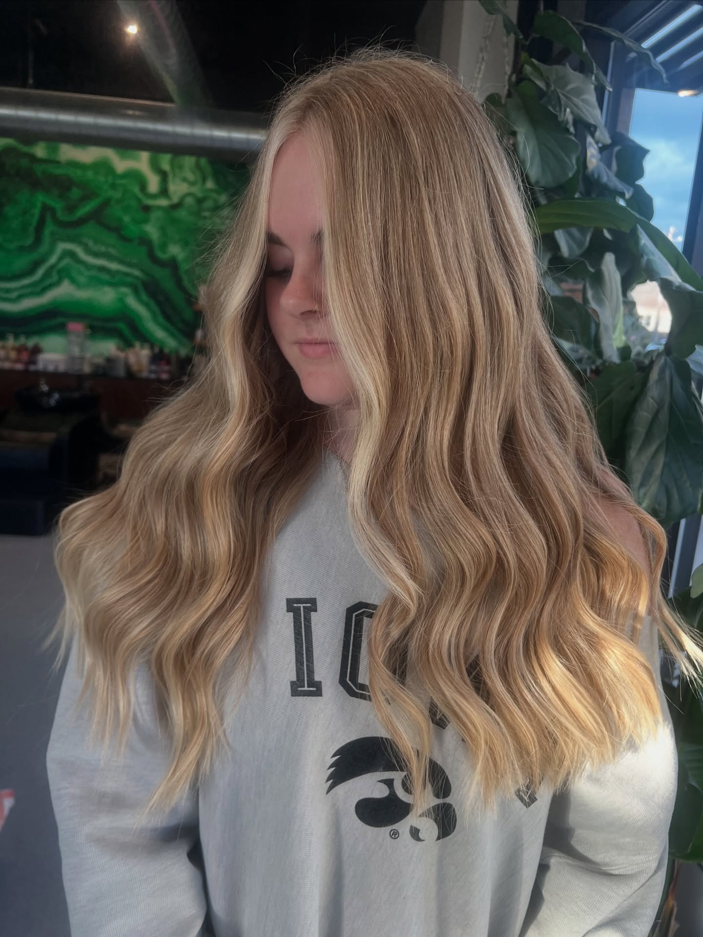 Even though we are in Ames and we are 100% @iowastateu 🌪️🔴
We can’t forget the @uichildrens for all the great work they do caring for there patients 💛🖤
@hair.by.ashleymiller
#iowa #amesiowa #iowastateuniversity #iowauniversity #iowahair