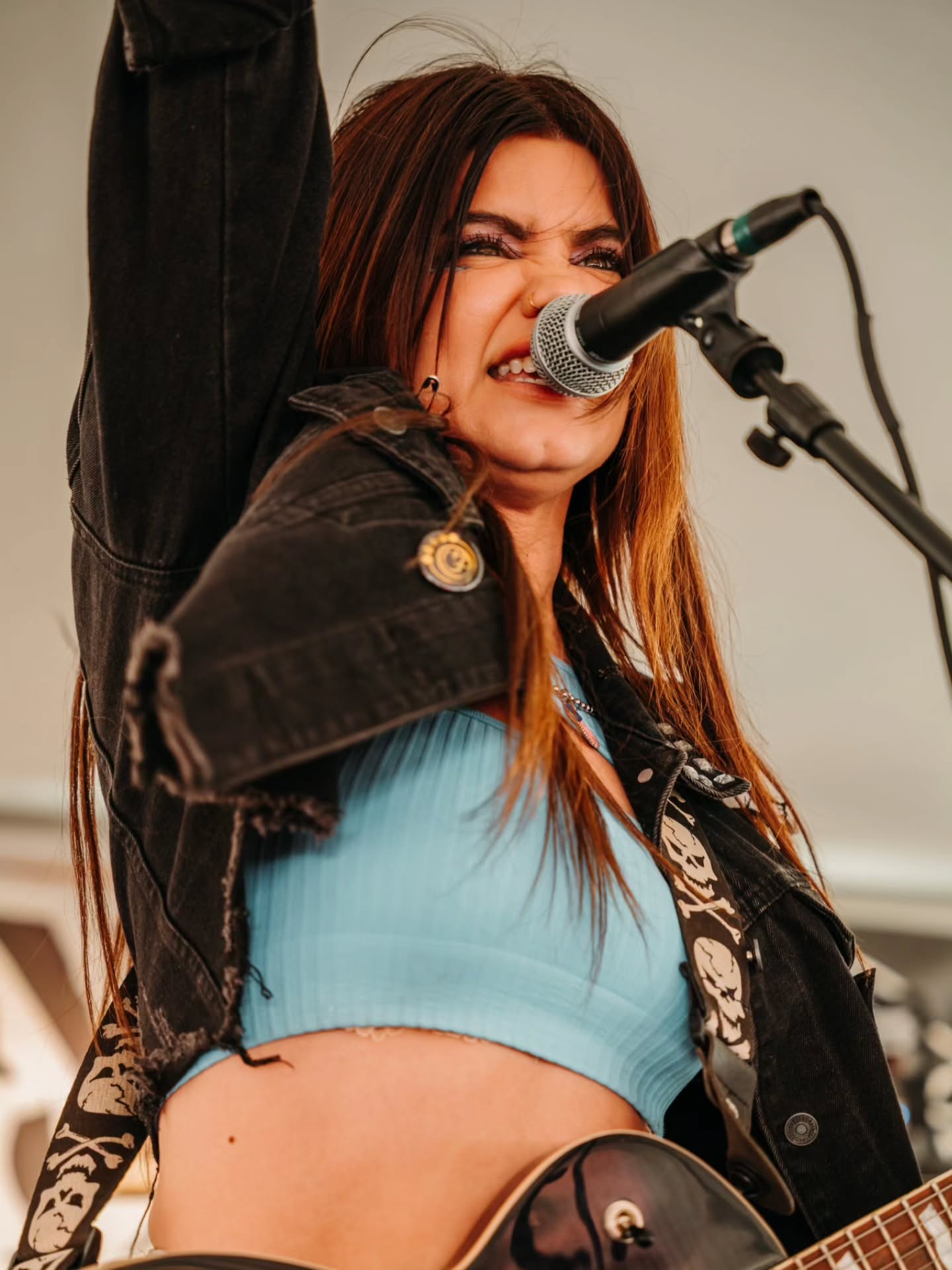 No Foolin' ā @anewvioletband absolutely crushed it at the Lakeland Punk Rock Flea Market. Exciting, energetic and an absolute blast. Don't miss out on this powerhouse.
#punk
#punkrockfleamarket
#lakeland
#anewviolet
#concert