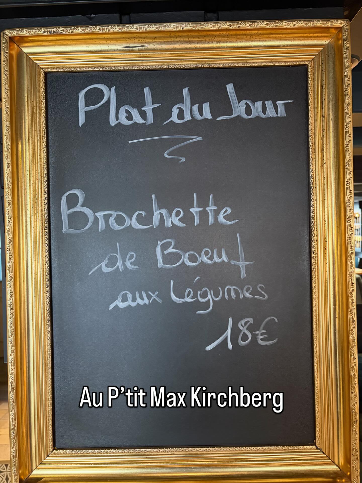 Aujourd’hui jeudi 02, voici nos plats du jour pour nos deux établissements Au P’tit Max
📞 Contact & Réservations :
🖥️ www.auptitmax.lu
Kirchberg📩 23, Rue de la Lavande L-1923 Luxembourg
☎️ +352 43 95 19
Place d’Armes📩 5, Avenue Monterey L-2163 Luxembourg
☎️ +352 22 13 60