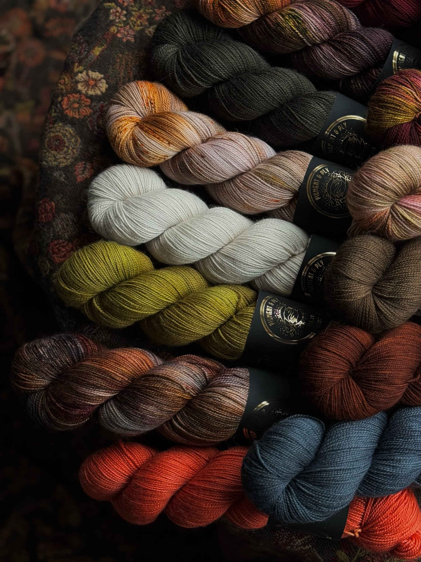 Tomorrow the pre-order will close for good! It’s your last chance to get these colourways for a little while and when they come back it will only be as instock! So if you have your eye on something specific now is your last chance ✨
Thank you everyone for your support with this collection! Everything will also be coming with me to @wonderwoolwales if you want to see it in person 🖤