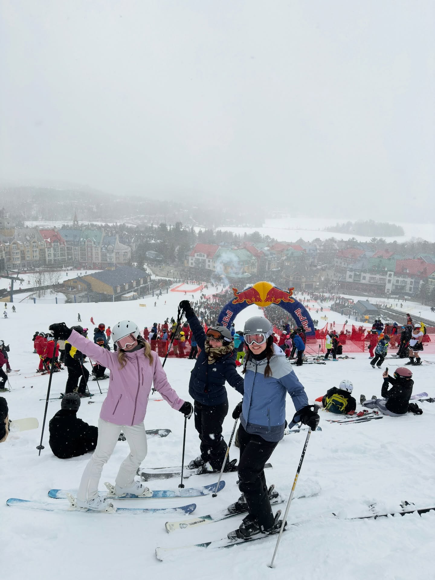 a little more Tremblant content courtesy of you! something for your Monday doomscrolling 😄
