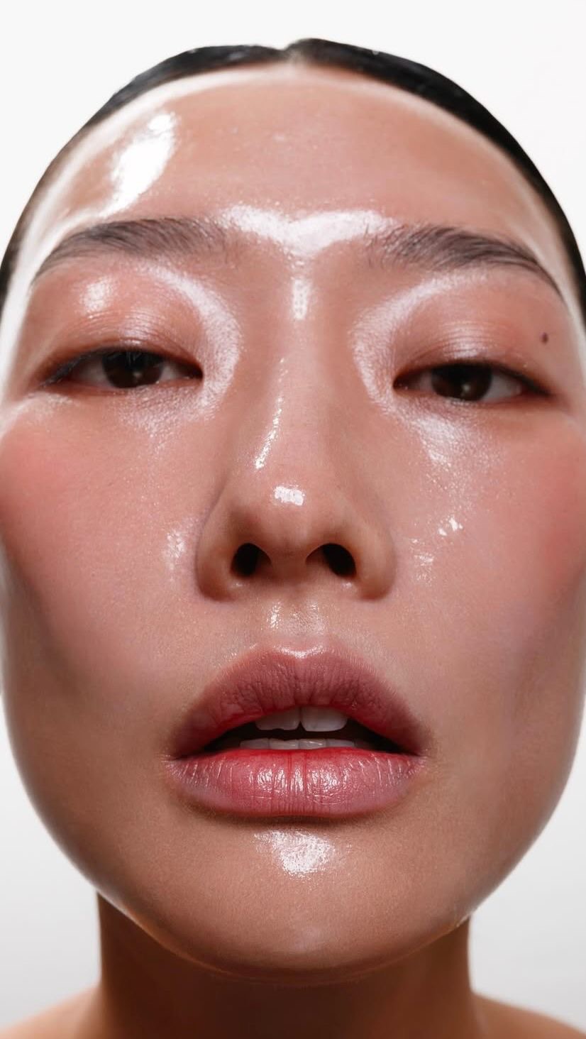 It’s time for microneedling, Andrea ✨
Les beaux jours s’en vont (🥲).. mais la bonne nouvelle c’est que c’est le moment parfait pour commencer sa cure de microneedling!
Ce soin stimule la production de collagène et d’élastine, améliore la texture de la peau et atténue les cicatrices, pores et les taches pigmentaires.
On évite simplement l’exposition au soleil après une séance + SPF 50
L’automne, c’est la saison officielle du glow intelligent 🍂☁️
#microneedling #glowseason #soinvisage