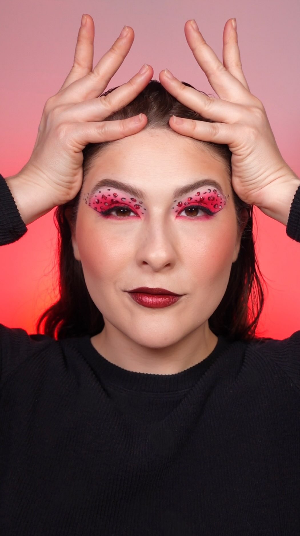 Ask and ye shall receive, my Queens! ❤️👑
Here is my take on the ICON, Miss Anne of Cleves—serving attitude, power, and a buttload of “sorry not sorry.” 😌✨
Inspired by @sophiasinot and @zaralarsson and as always, using some of my favorite products from @viseart @danessa_myricks @danessamyricksbeauty @natashadenonabeauty @onesize @hudabeauty
Who should I do next? 👀👀👀
@sixbroadway @sixtour @sixthemusical
#broadwaymakeup #makeuptransition #sixthemusical #creativebeauty #makeuptransitions broadway