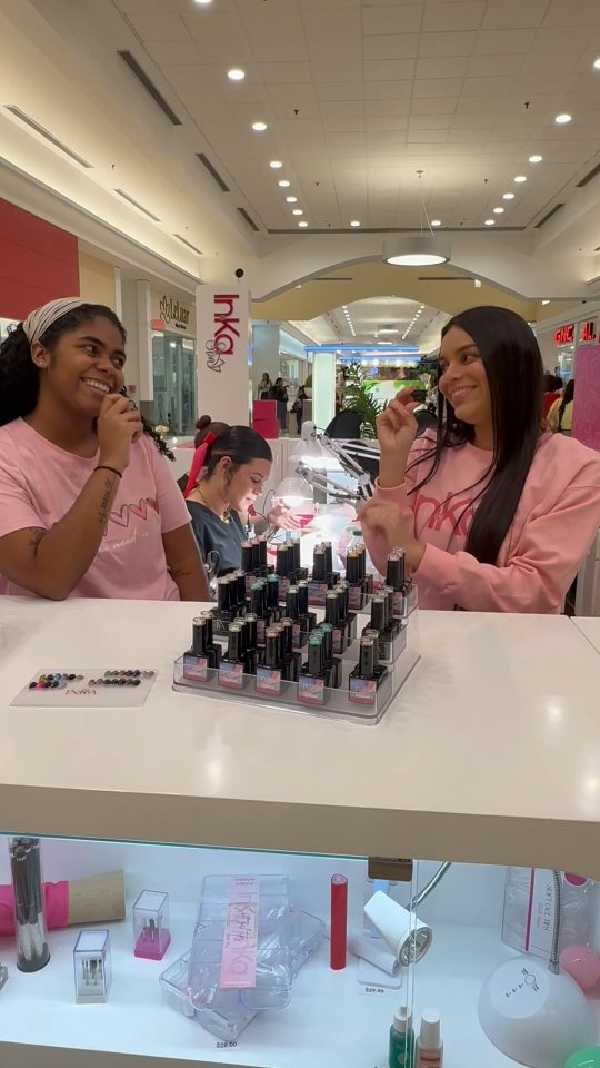 Momento para que conozcas parte de nuestro equipo de bellas artistas de las uñas de montehiedra..!
.
.
Comenta el nombre de tu técnica para que sea nuestro próximo reel
.
#nailsteam #nailsalonenmontehiedra
#pinkteam
#nailsenmontehiedra ##