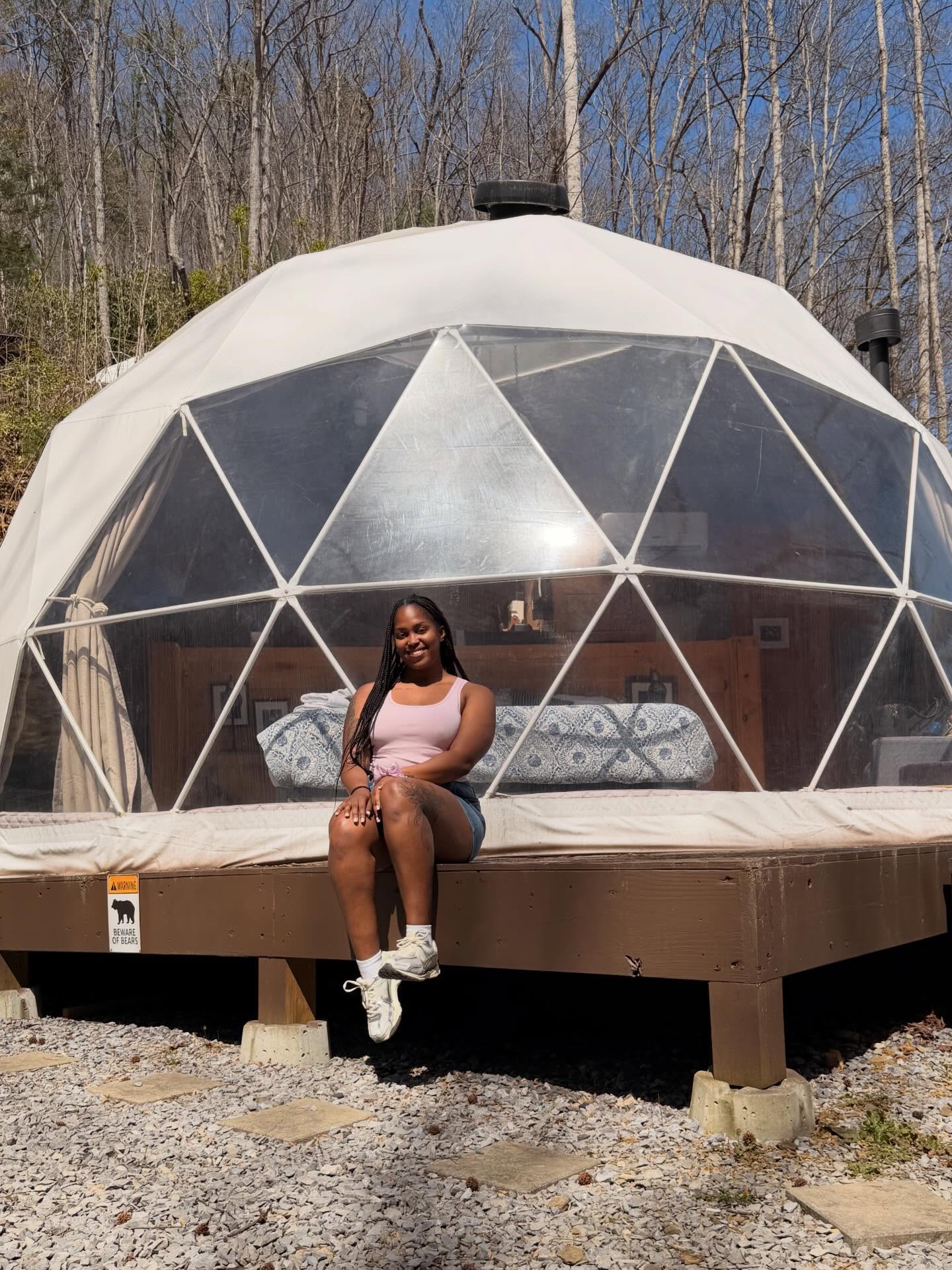 And just like that.. IVE COMPLETED MY FIRST SOLO ROADTRIP, FIRST GLAMP & FIRST HOSTED STAY š„°ššļøš
This adventure felt so nostalgic, healing even because I use to be a Girl Scout and would go camping every Summer but to be able to be an adult, choose to rent a car and drive hours away from home to touch grass is such a full circle momentšš„° I love being a content creator for full circle moments like this ā¤ļø
Be sure to check out the glamping vids for more details on your next getaway and vlog otw š
#travelinfluencer #travelinfluencers #atlinfluencers #glampinglife #newexperiencesā¤ļø