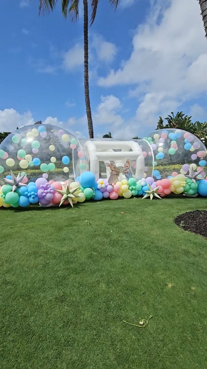 An adorable Easter double bubble setup with a
stunning balloon backdrop by @thehullaballoon 🤍✨
Such a beautiful event at @coralridgecc
