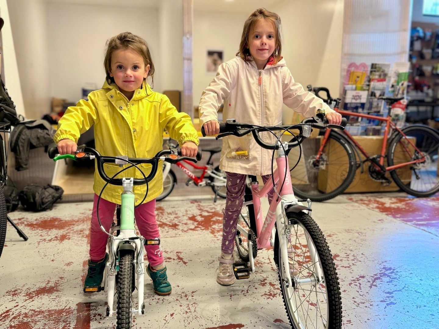 Sisters who ride together, stay together 👯♀️
@woombikesbelgium @woombikes
#woomsquad #woombikes