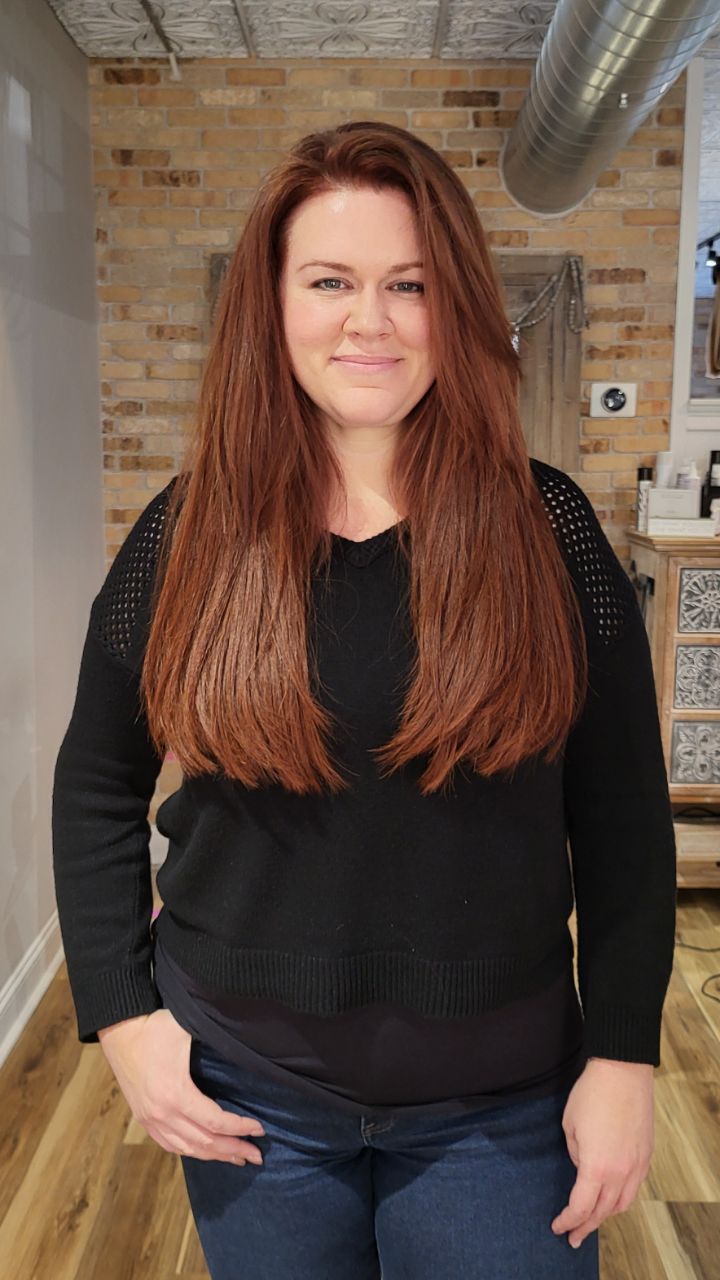 A closer look at the process behind a seamless result.
3-row hair extension install to match her density and add length, with hidden rows + genius wefts placed for a natural, undetectable finish.
Flat, flexible, and comfortable from day one... the flip-up says everything.
Her first set of extensions and she couldn’t have been happier!