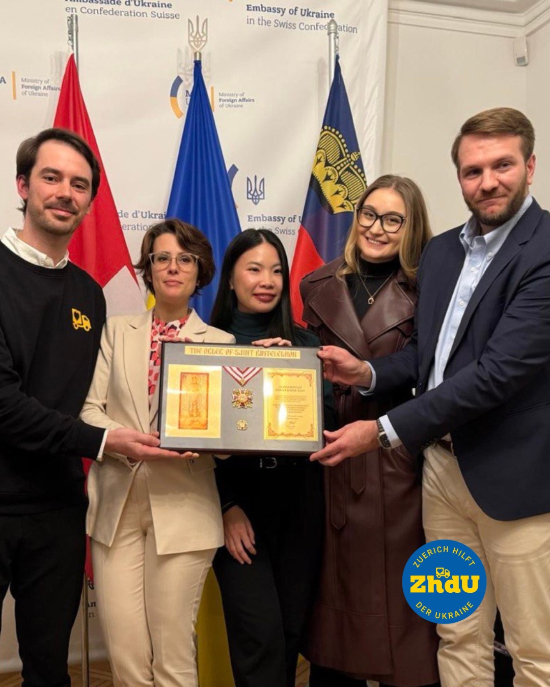 🌍 Today we celebrate World Health Day.
In 2024, the ZhdU team received the Order of St. Panteleimon as the first Swiss organization recognized for its significant contribution to supporting healthcare in Ukraine. A healthcare system truly pushed to its limits.
On this day, we want to highlight this achievement. But not to celebrate ourselves, but to celebrate every one of you and thank you from the bottom of our hearts. This has been a team effort every step of the way. Together, we have built an extraordinary network of Swiss hospitals, medical institutions, foundations, associations, partners, individual and institutional donors, and volunteers.
Every act of solidarity strengthens Ukraine. This award is yours.
Stay healthy!
#ZhdU #WorldHealthDay #StandWithUkraine #Healthcare