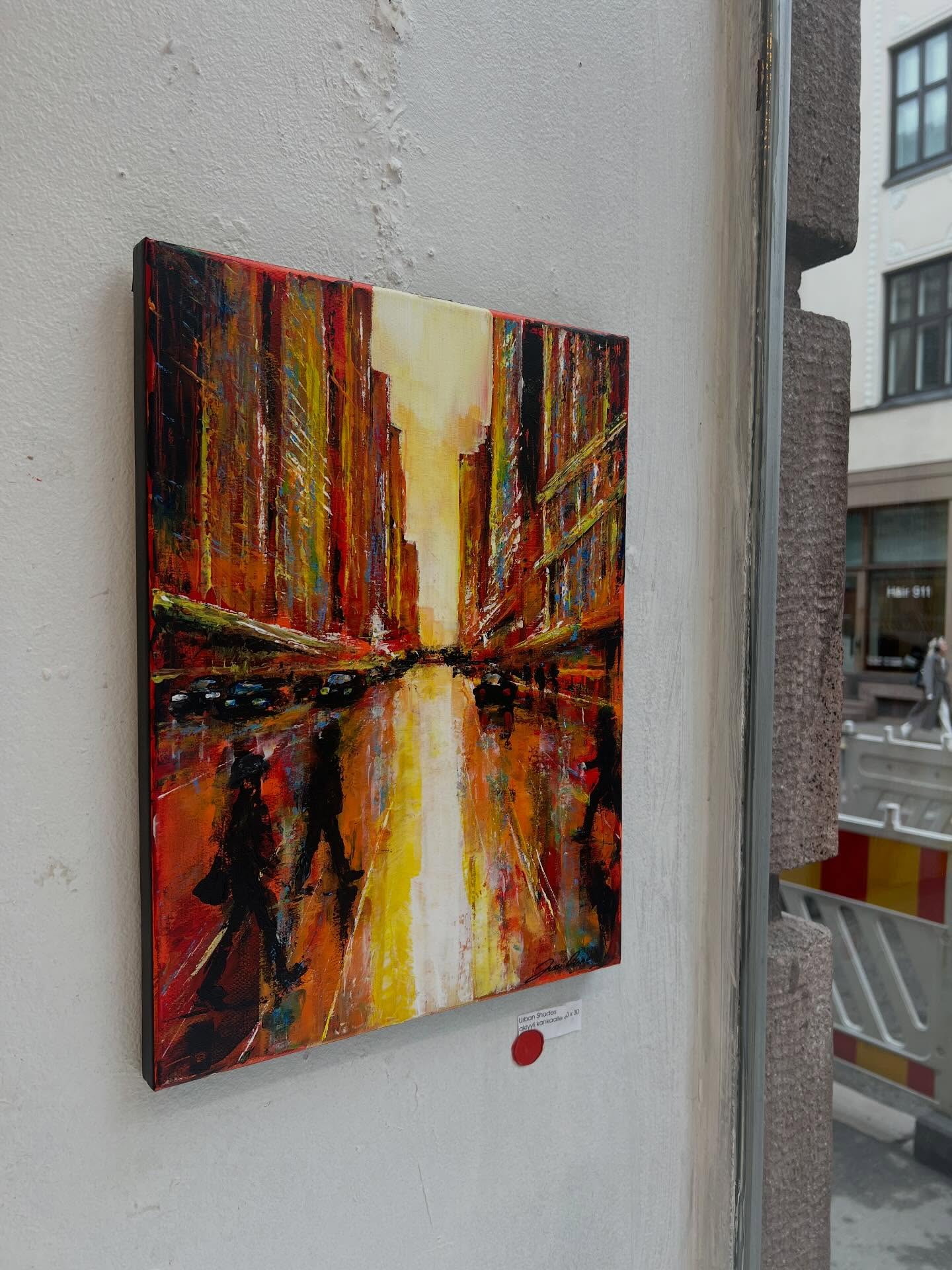 🔴 SOLD!
Urban Shades on ensimmäinen myyty teos @galleria4kuus näyttelyssä.
Kaupunkimaisemia näyttelyssä on muutama mukana. Tarkoitus oli maalata useampikin, mutta jotenkin loppuvaiheessa kahvikupit vei mennessään ja niitä tulikin useampia näyttelyyn.
Ehkäpä maalaan taas kaupunkimaisemaa, kun seuraavan otan pensselit esiin.
#cityscapepainting #kaupunkimaisema #kaupunkimaalaus #abstraktimaalaus #värikässisustus