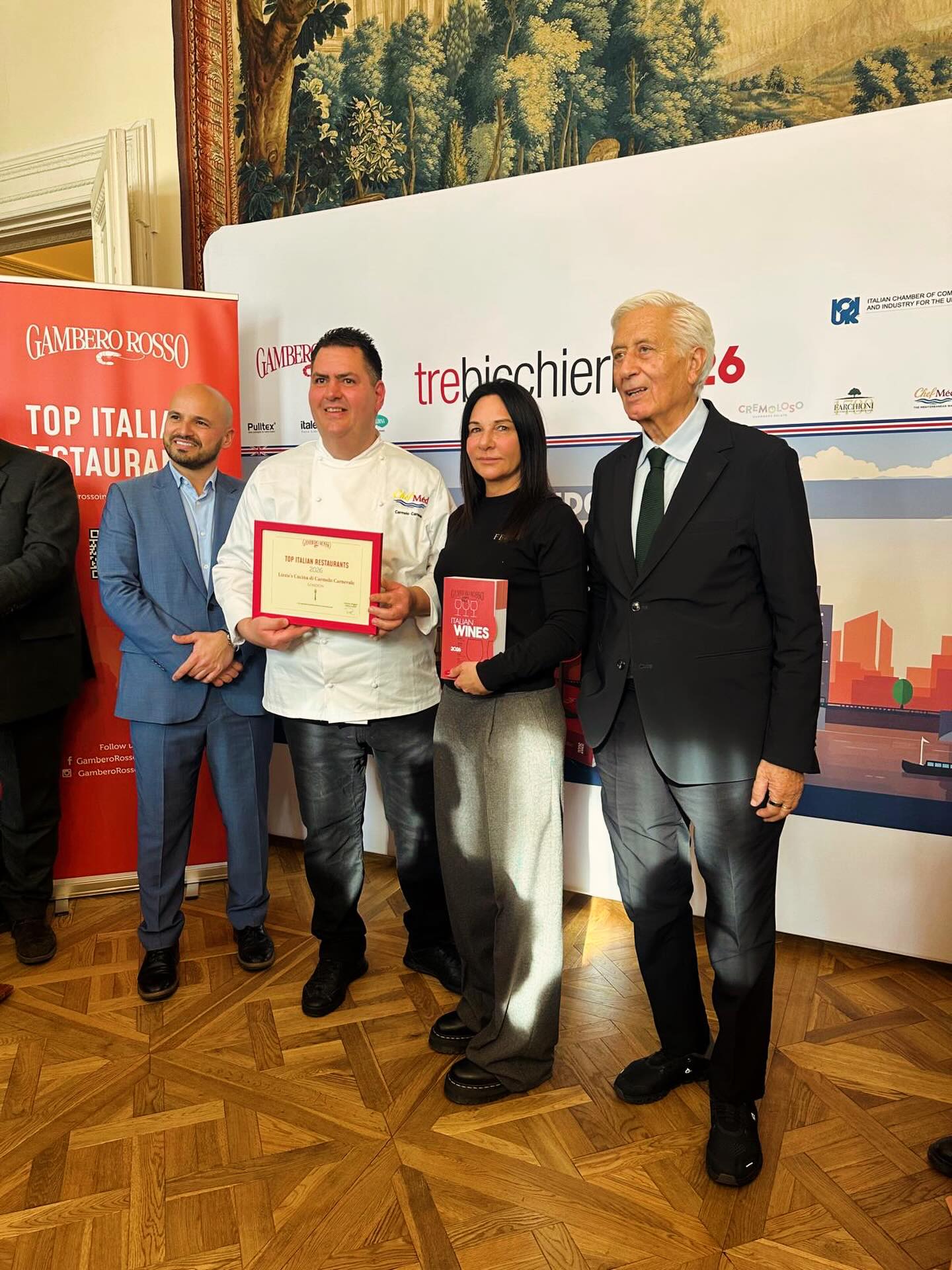 🎉 Big News! Lizzie’s Cucina has been given a huge award by Gambero Rosso!🍴
We are bursting with pride today! For those who might not know, Gambero Rosso is the ultimate authority on Italian food and wine worldwide—essentially the “Italian Michelin Guide.”
In their rating system, Forks (Forchette) are awarded to top-tier restaurants that represent the best of Italian dining. Receiving One Fork is a huge honour; it means we’ve been recognised for our high-quality ingredients, authentic techniques, and our commitment to bringing a true taste of Italy to your table.
This award belongs to our incredible kitchen team, our floor staff, and most importantly, you—our guests who support us every day.
Come celebrate with us and try it for yourself! Give us a call on 020 8886 5797 to book your table.
Grazie mille! 🥂🇮🇹
#lizziescucina #gamberorosso #onefork #italiandining #authenticitaly