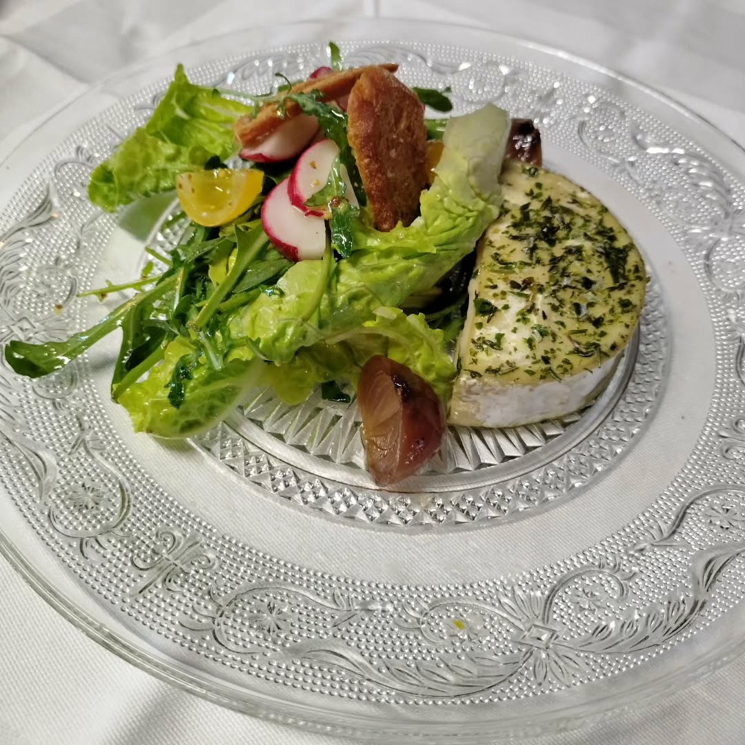 Sehen wir uns in der Budapester Straße 57?
Kommt gerne vorbei, wir freuen uns! 🍽️
--
🕑 Dienstag bis Samstag ab 14:00 Uhr
--
Tagesangebot: "Brie à la Provence"
#rostockrestaurant #veganrestaurant #frühling #frenchrestaurant #rostockktv